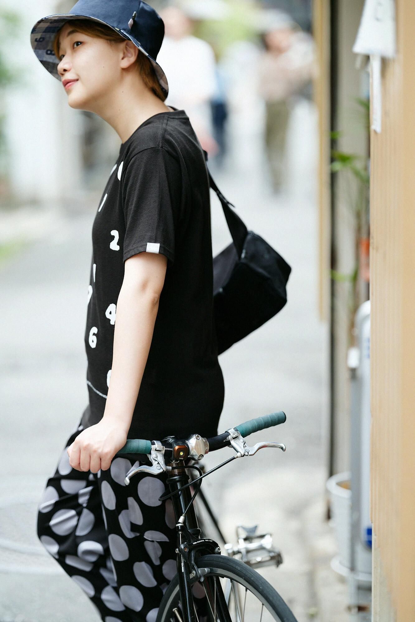 SO-SU-U Short Sleeve T-shirt [5.0]/ Black