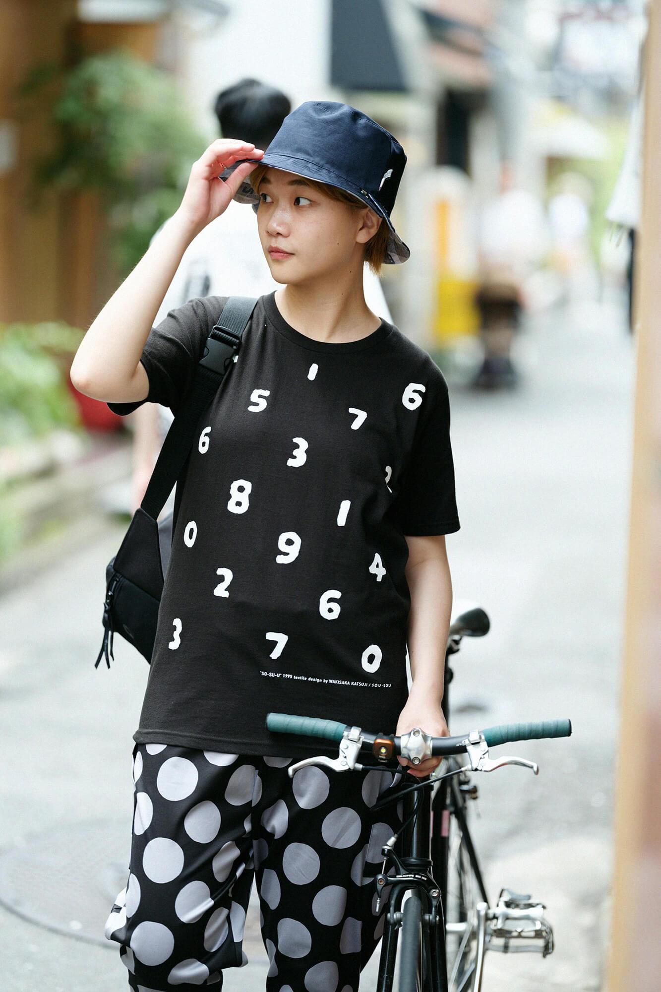 SO-SU-U Short Sleeve T-shirt [5.0]/ Black