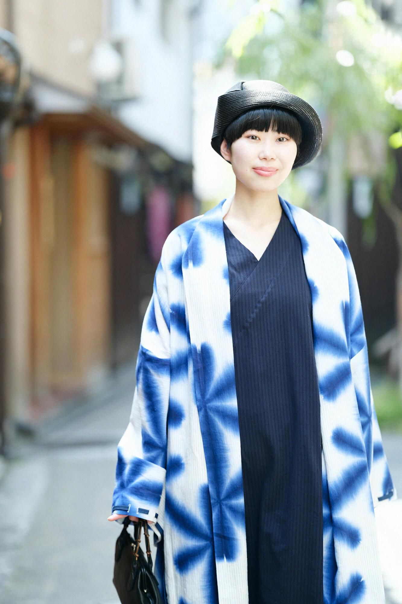 たばた絞り 綿麻 宮中袖（きゅうちゅうそで） 間（けん）単（ひとえ）／雪花（せっか） 濃紺（のうこん）