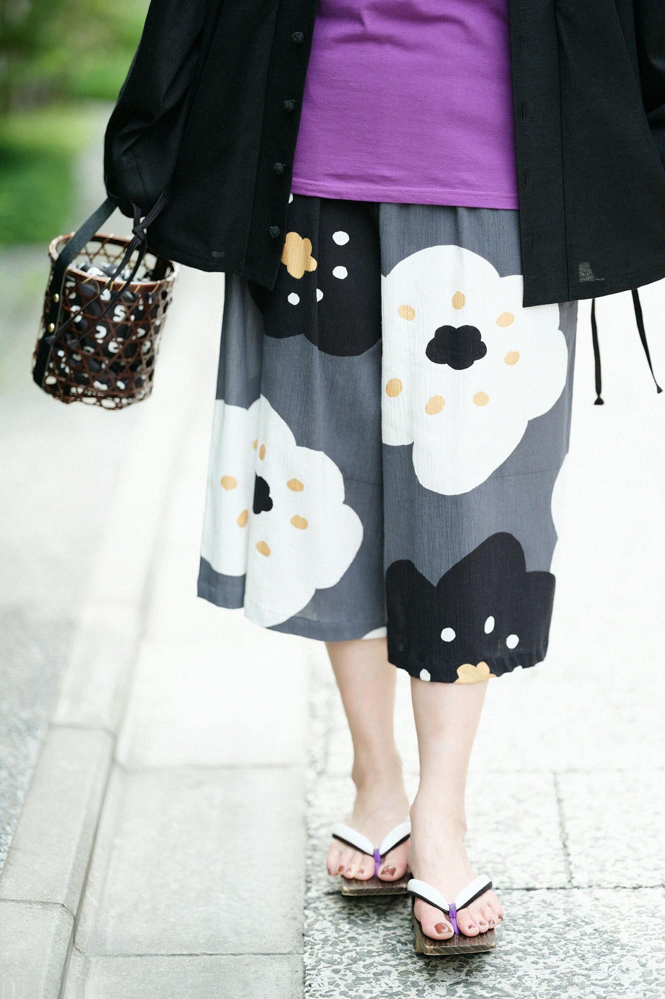 net限定】高島縮 20/20 広形（ひろなり）もんぺ はぎ丈／ほほえみ 濃灰（