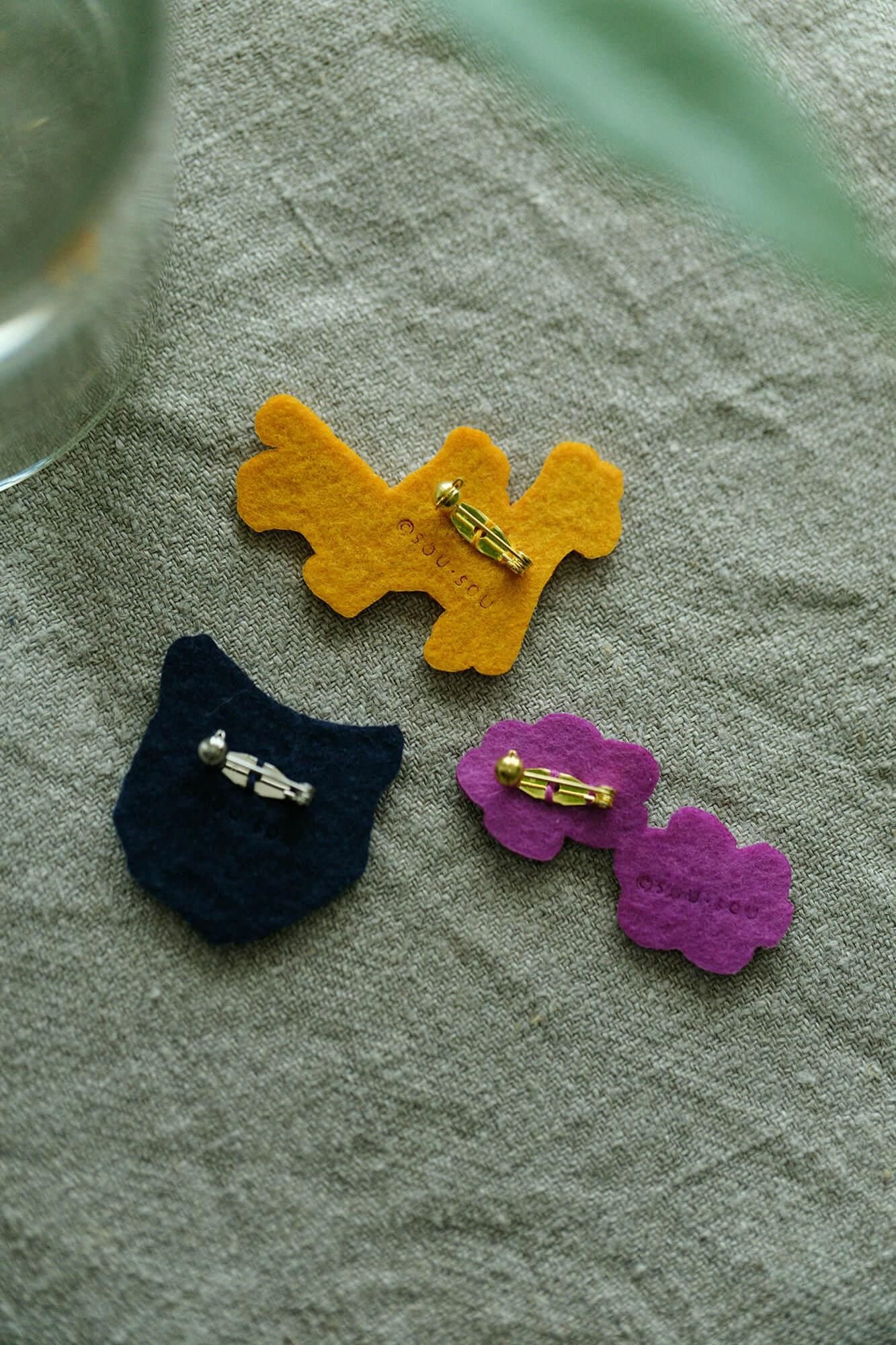 刺繍飾り（ししゅうかざり）／ほほえみ 中紅（なかべに）