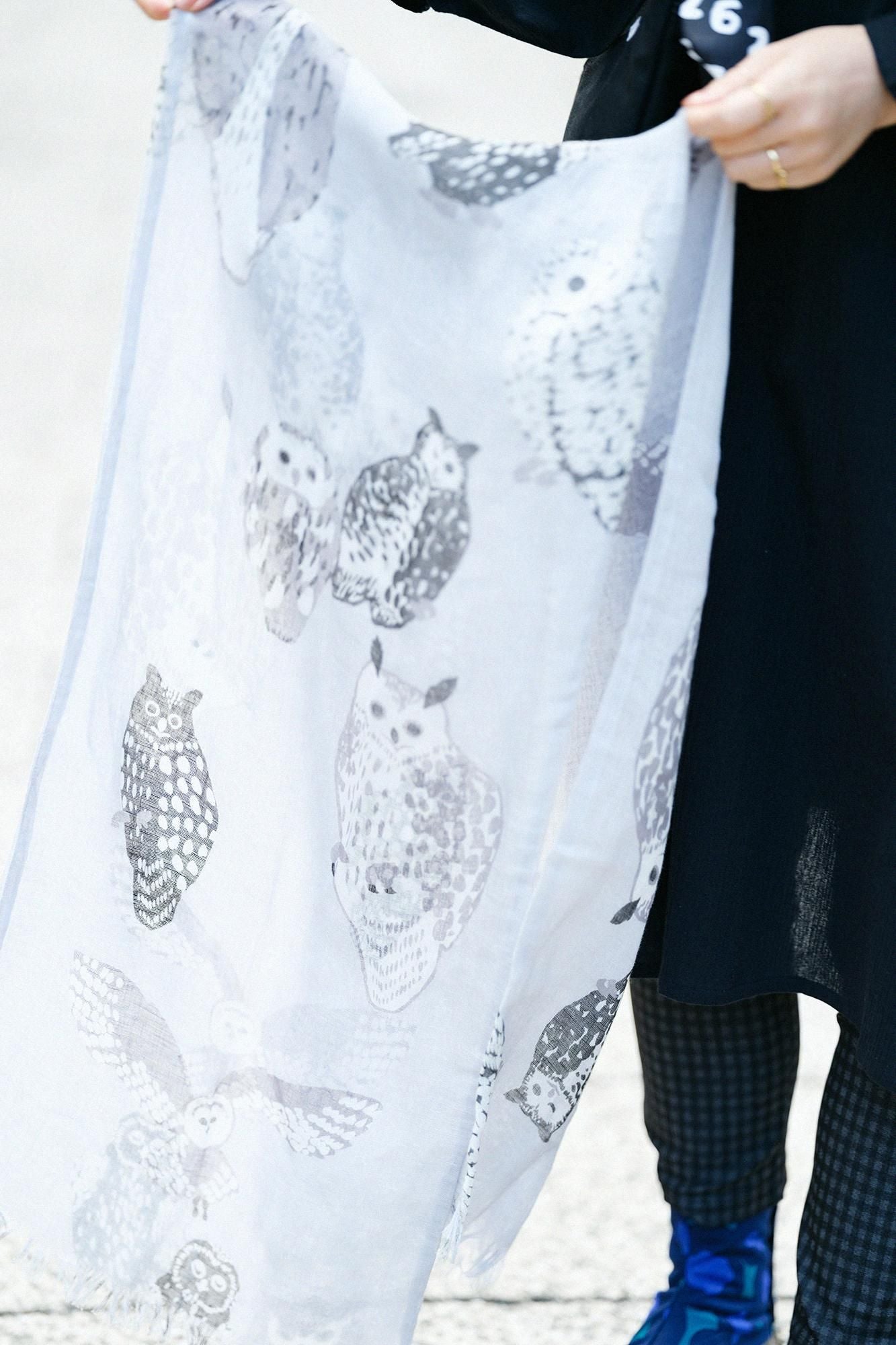 Cotton-linen Blend Ring-shaped Scarf / Owl