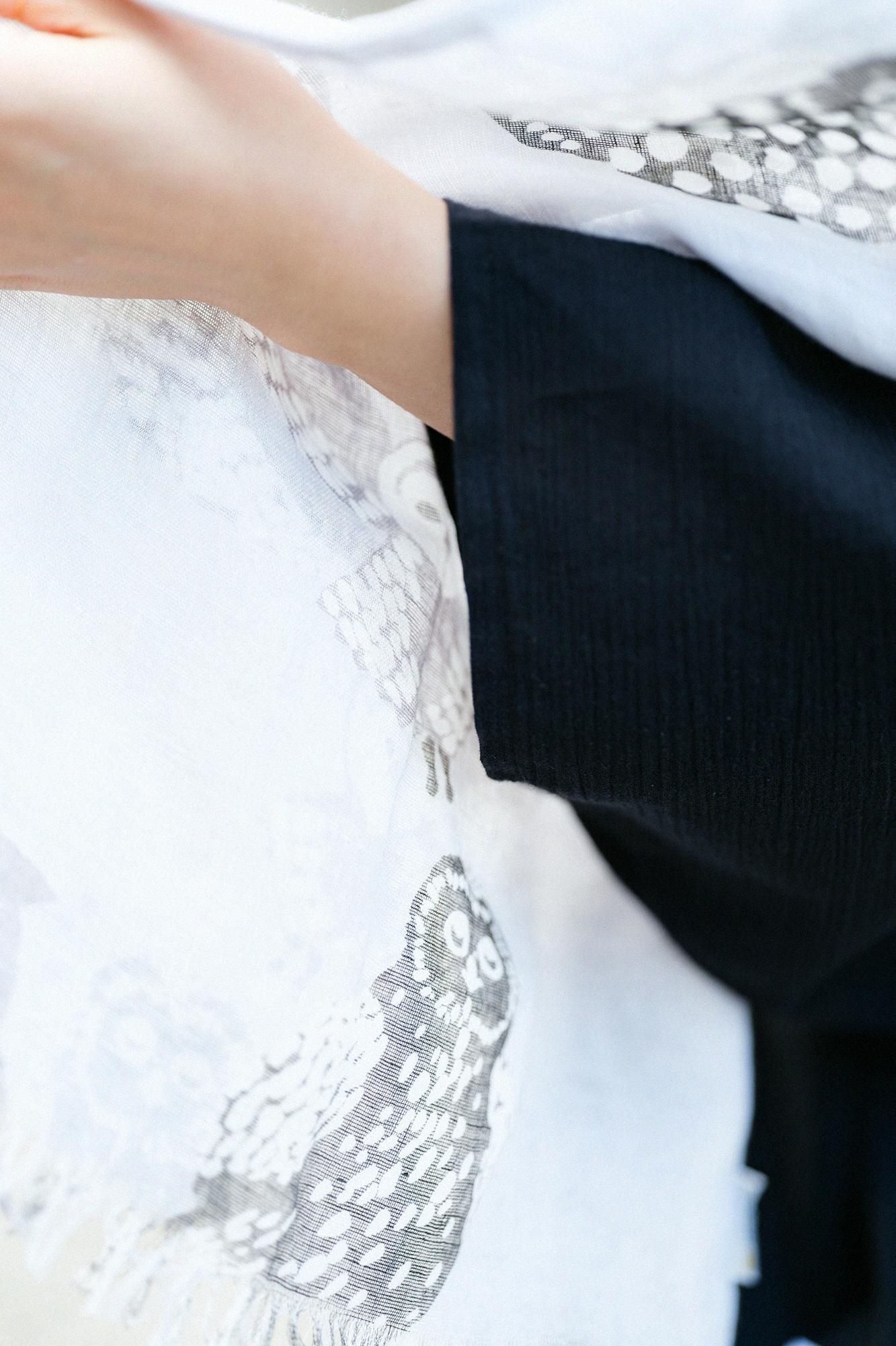 Cotton-linen Blend Ring-shaped Scarf / Owl