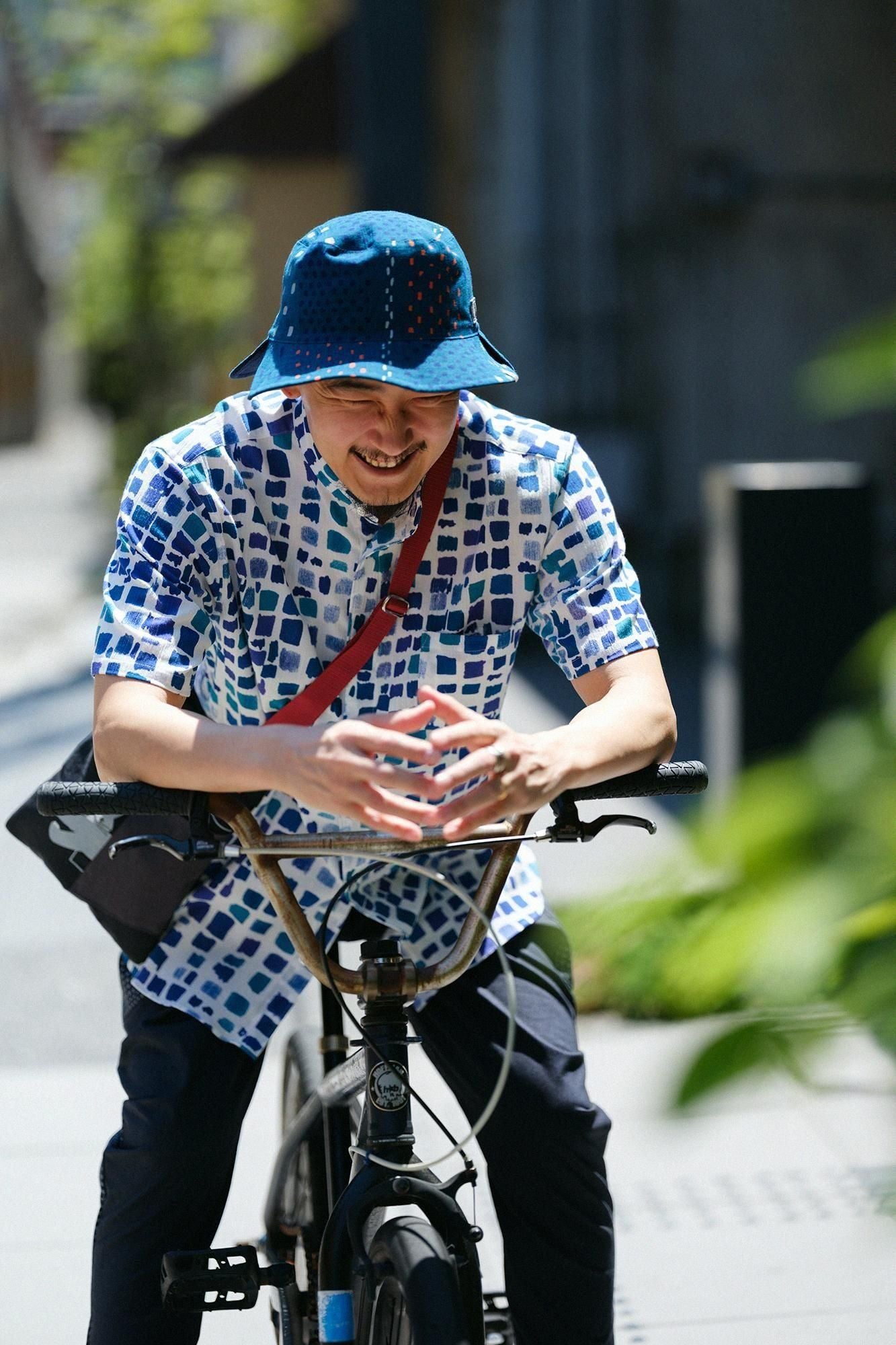 【net限定】高島縮 20/20 スタンドカラー半袖シャツ／絵具皿（えのぐざら） 水辺色（みずべいろ）