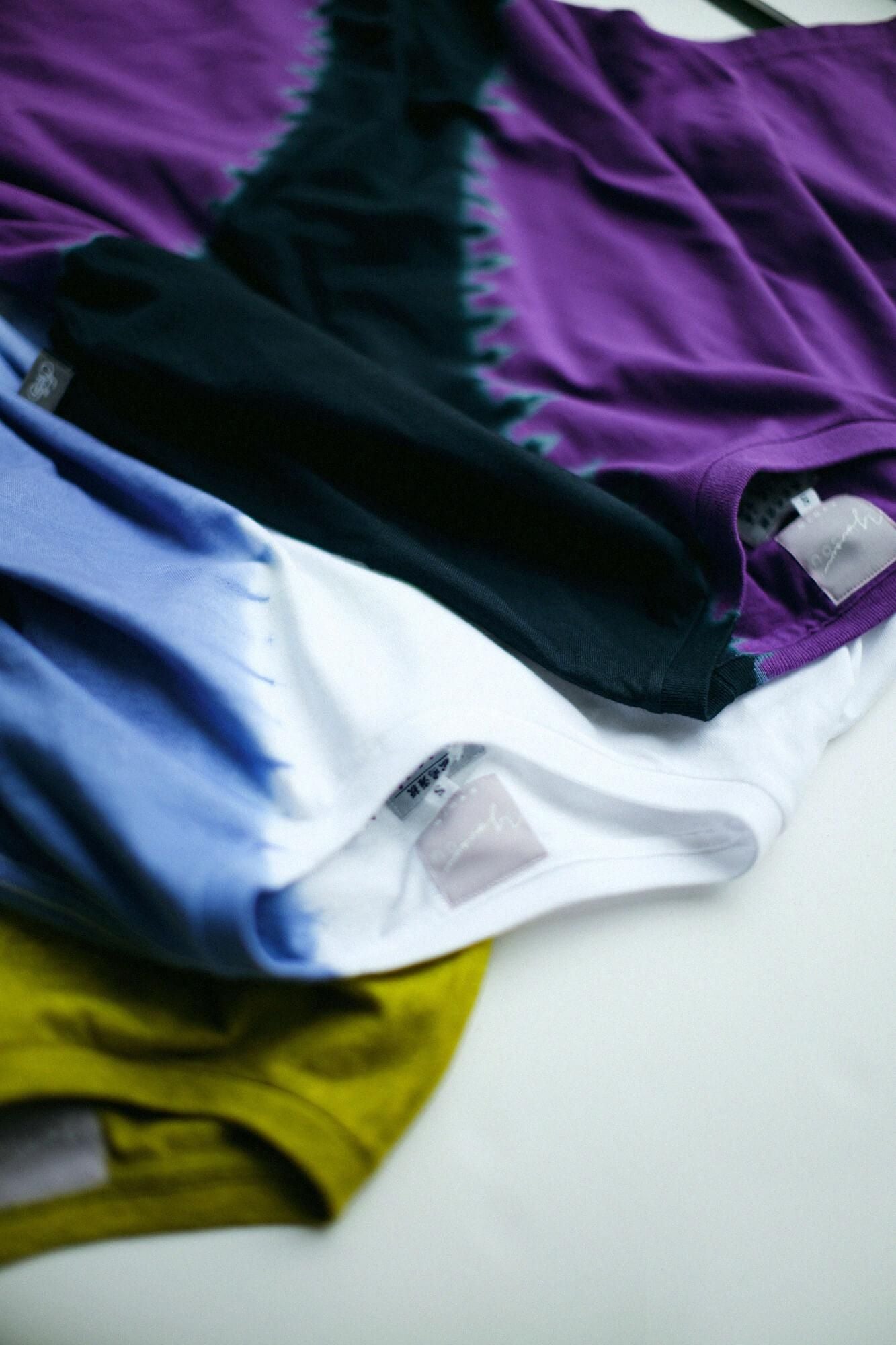 [En ligne uniquement] T-shirt à manches courtes teint à chikaki Shibori [5.0] / Messenger Heather Gray X Yellow