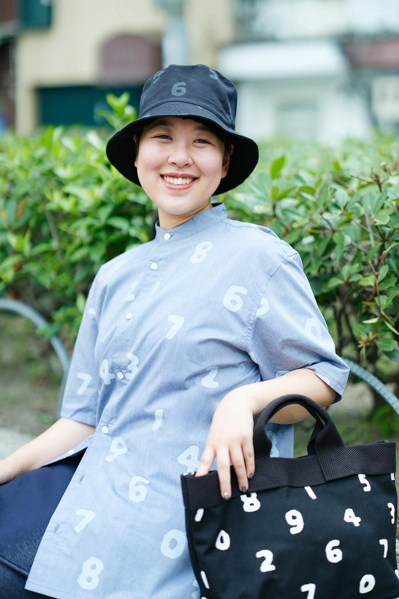 【net限定30%OFF】スタンドカラー半袖シャツ SP／SO-SU-U 紺鼠（こんねず）