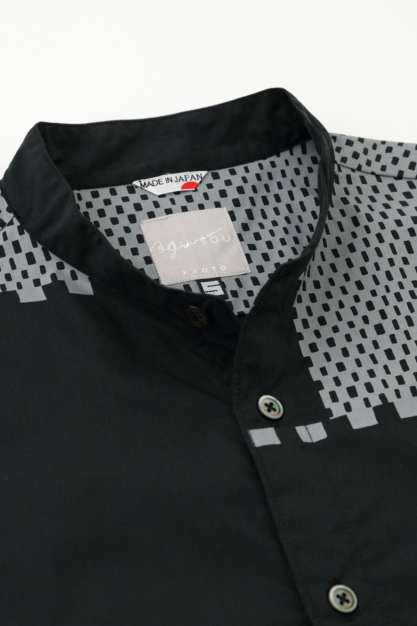 【net限定30%OFF】スタンドカラー半袖シャツ SP／間ぬき（まぬき） 黒紺（くろこん）