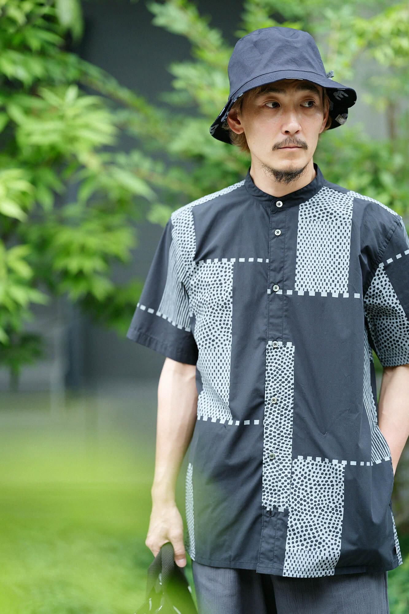 【net限定30%OFF】スタンドカラー半袖シャツ SP／間ぬき（まぬき） 黒紺（くろこん）