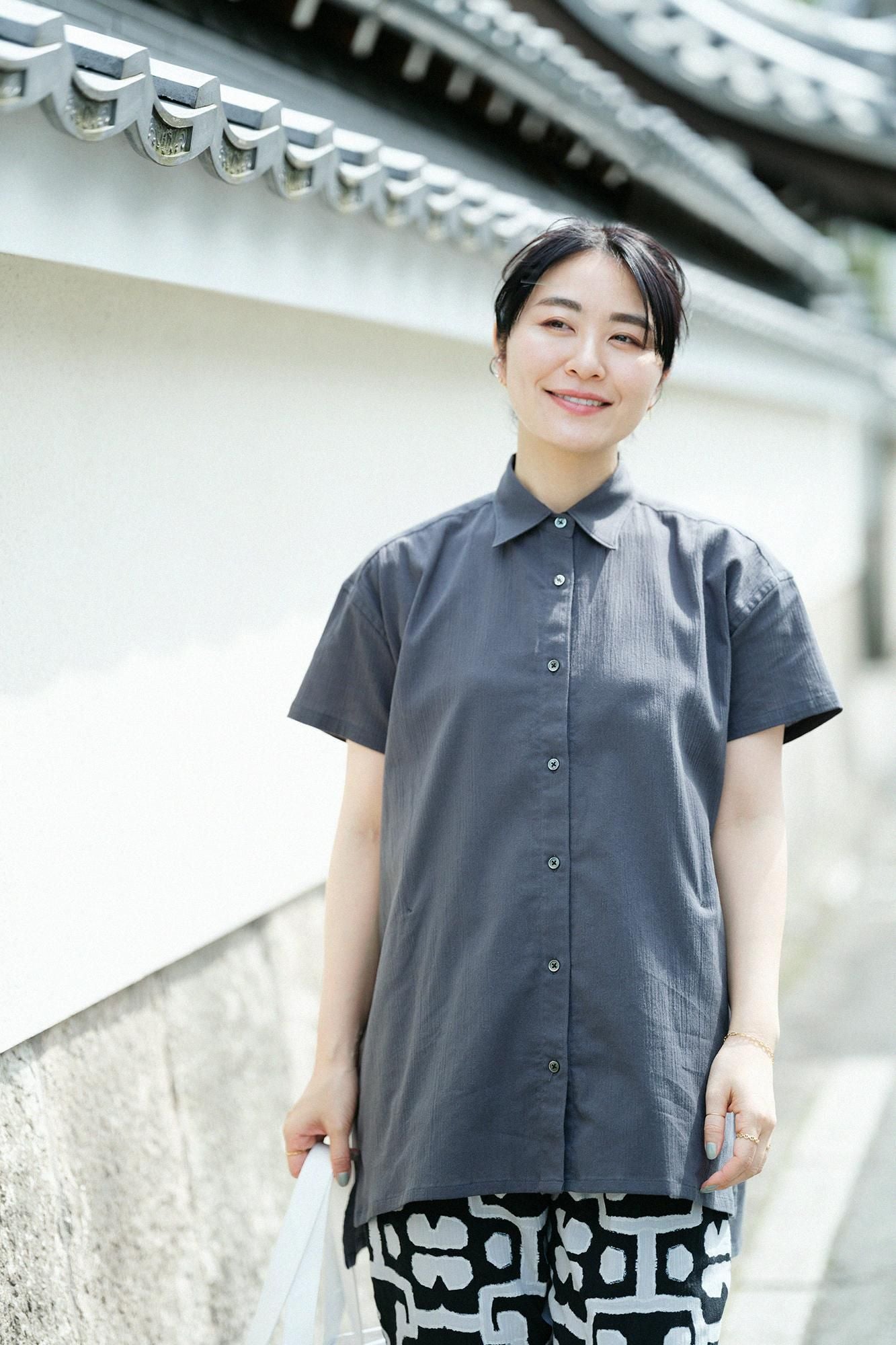 高島縮 20/20 グランチュニック半袖シャツ／濃鉛（こいなまり）