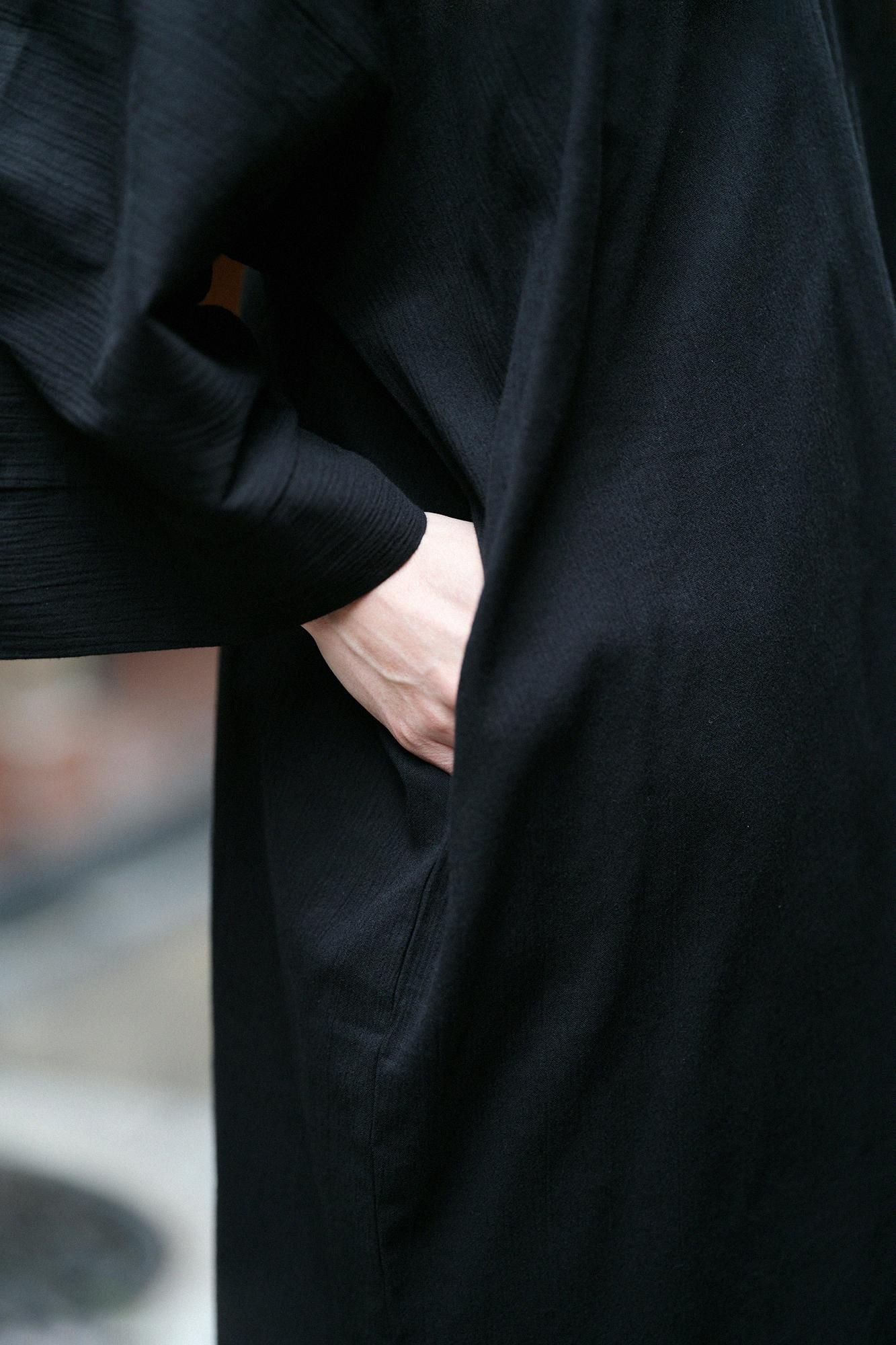 SOU・SOUソウソウ 傾衣 高島縮 20/20 長風靡　天目 高島縮 20/20 長風靡（ながふうび）／濡羽色（ぬればいろ）