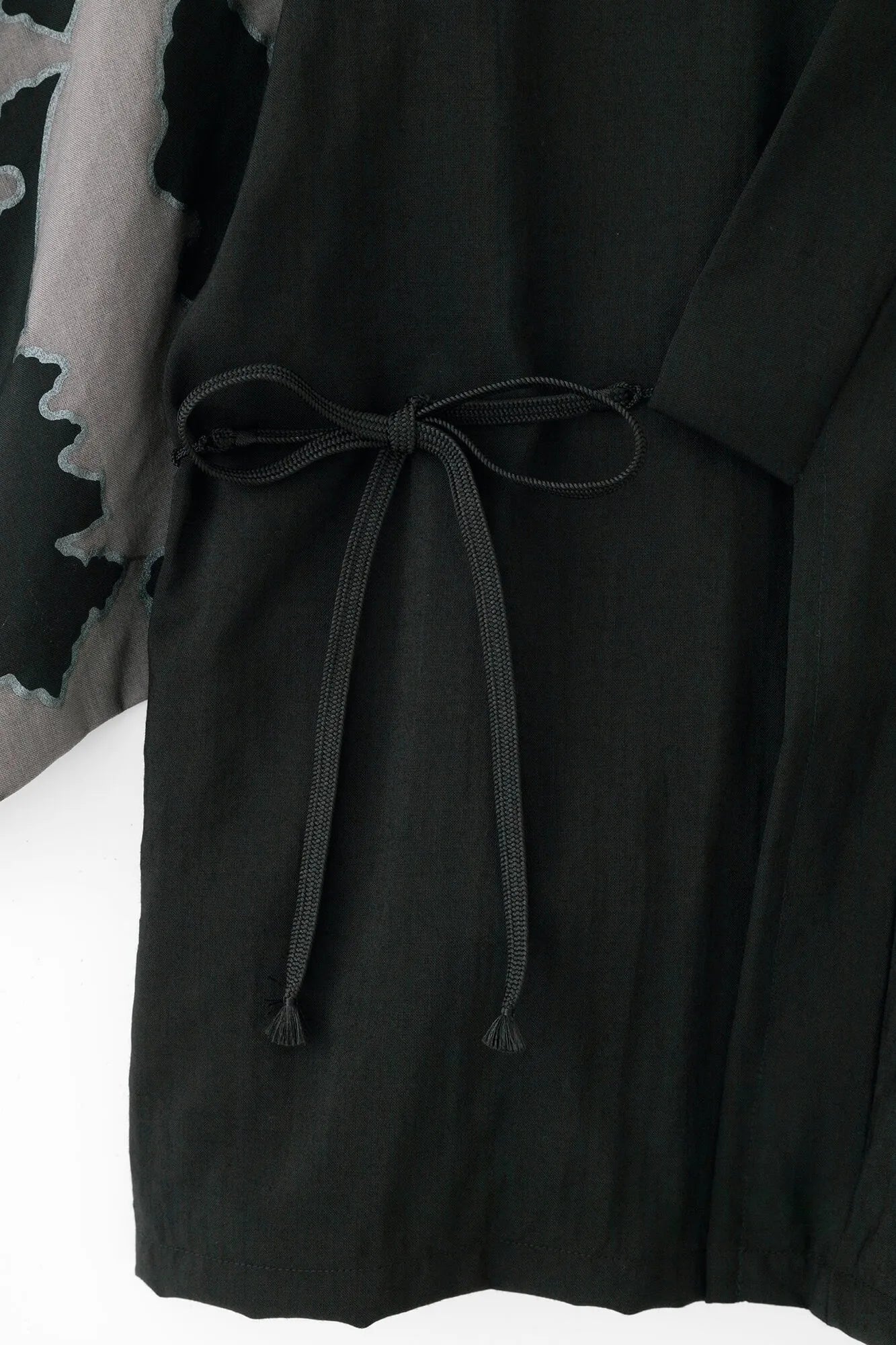【net Limited】Muslin Wool Square Sleeve Fubi Cardigan Bi-color / Black×Decorative Metal Fittings 