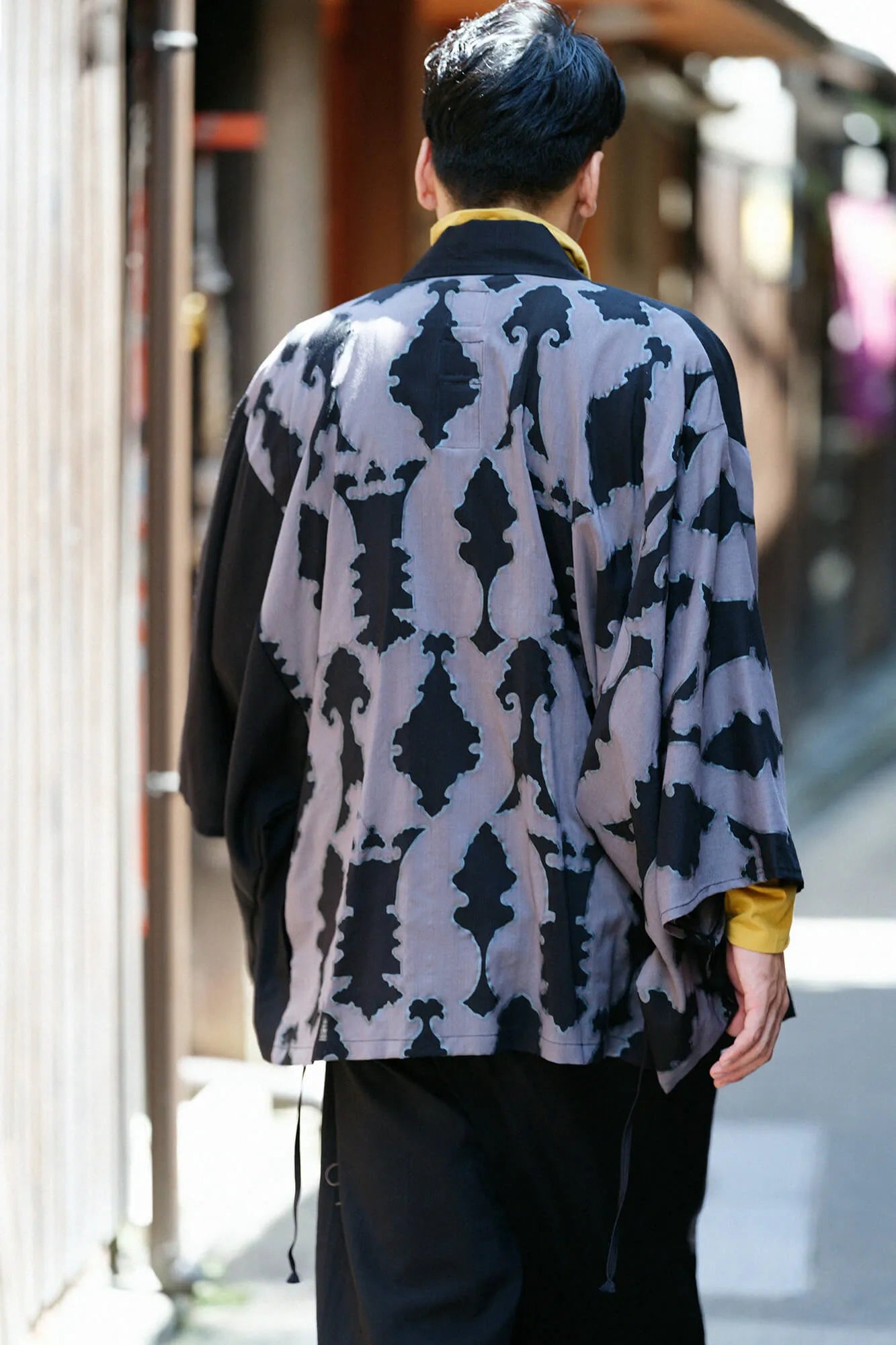 【net Limited】Muslin Wool Square Sleeve Fubi Cardigan Bi-color / Black×Decorative Metal Fittings 