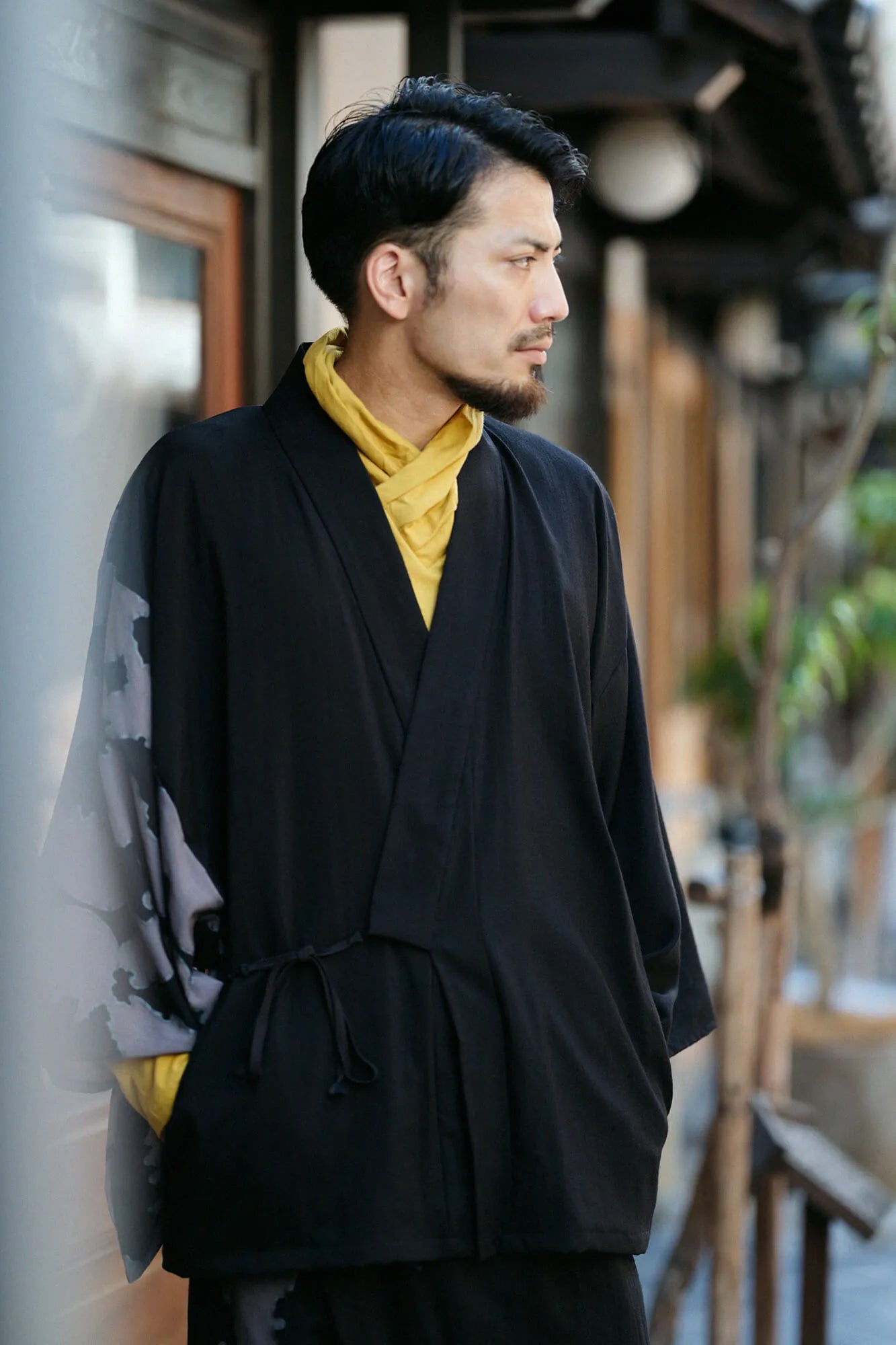 【net Limited】Muslin Wool Square Sleeve Fubi Cardigan Bi-color / Black×Decorative Metal Fittings 