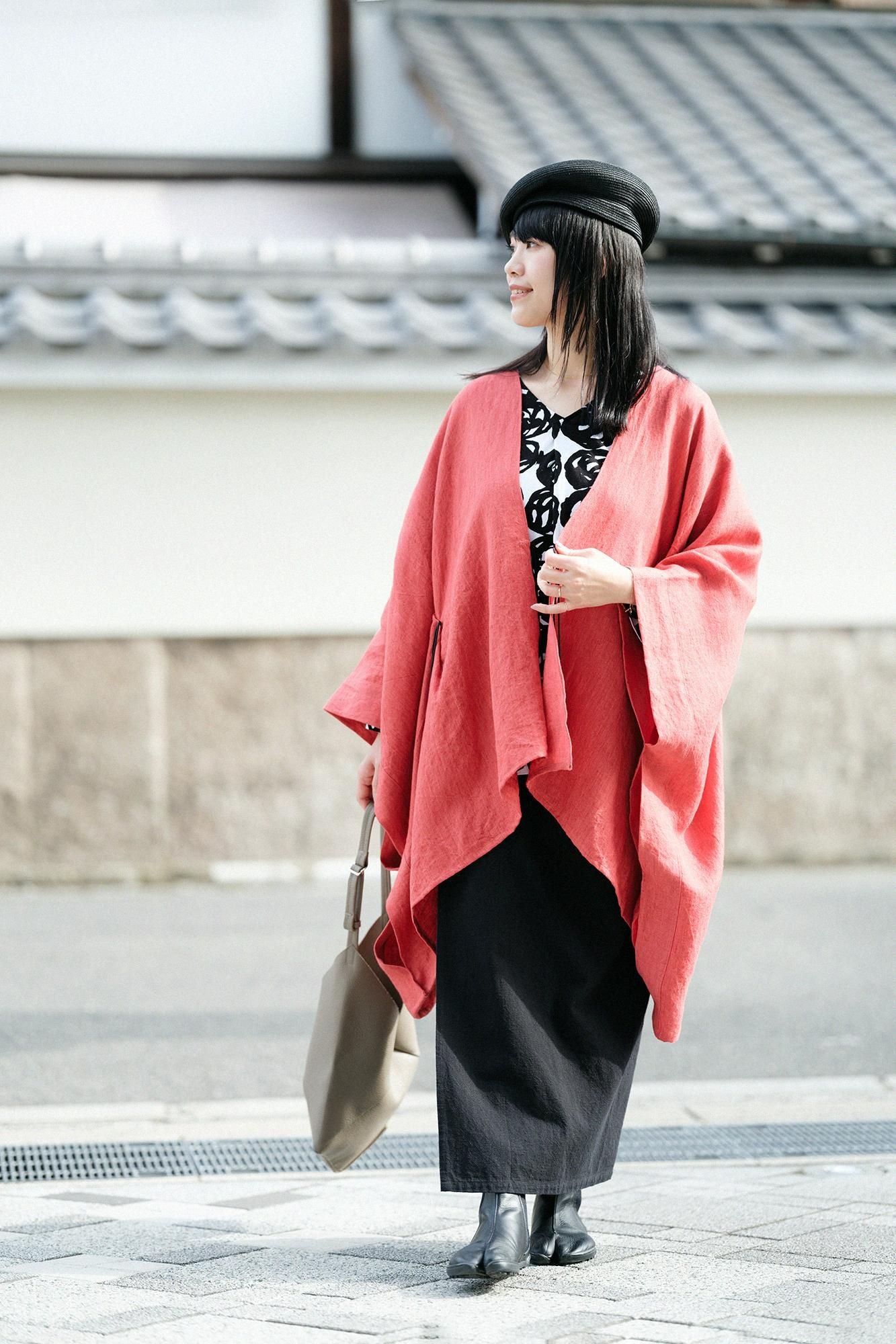 圓弧袖褶領上衣／松果