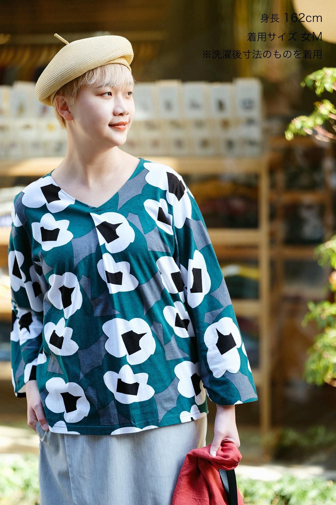 圓弧袖褶領上衣／夢