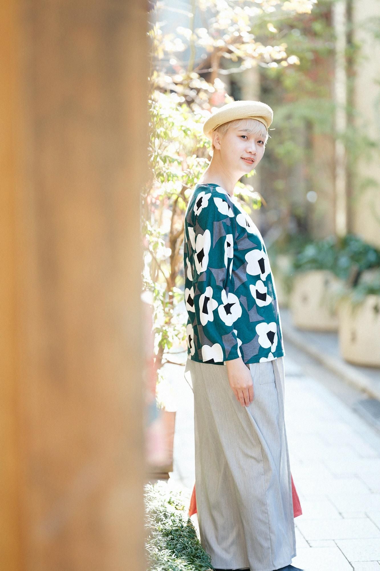 圓弧袖褶領上衣／夢