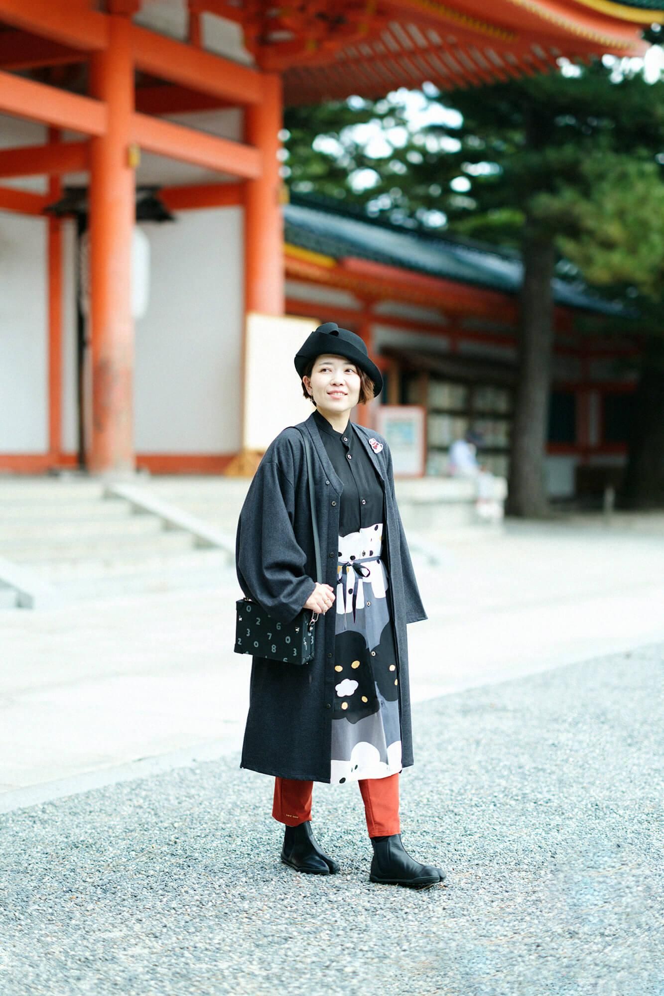 毛斯綸圓弧袖長襯衫／黑色×微笑 深灰色