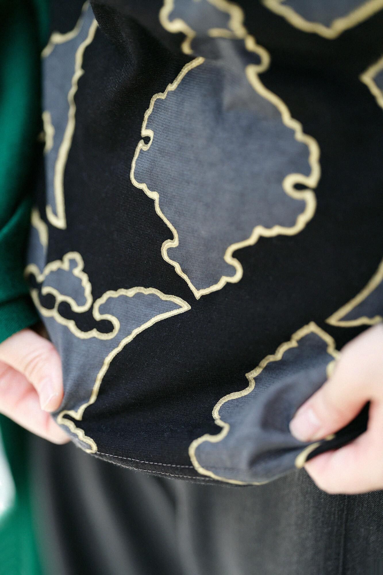 V領上衣 長袖／裝飾金具