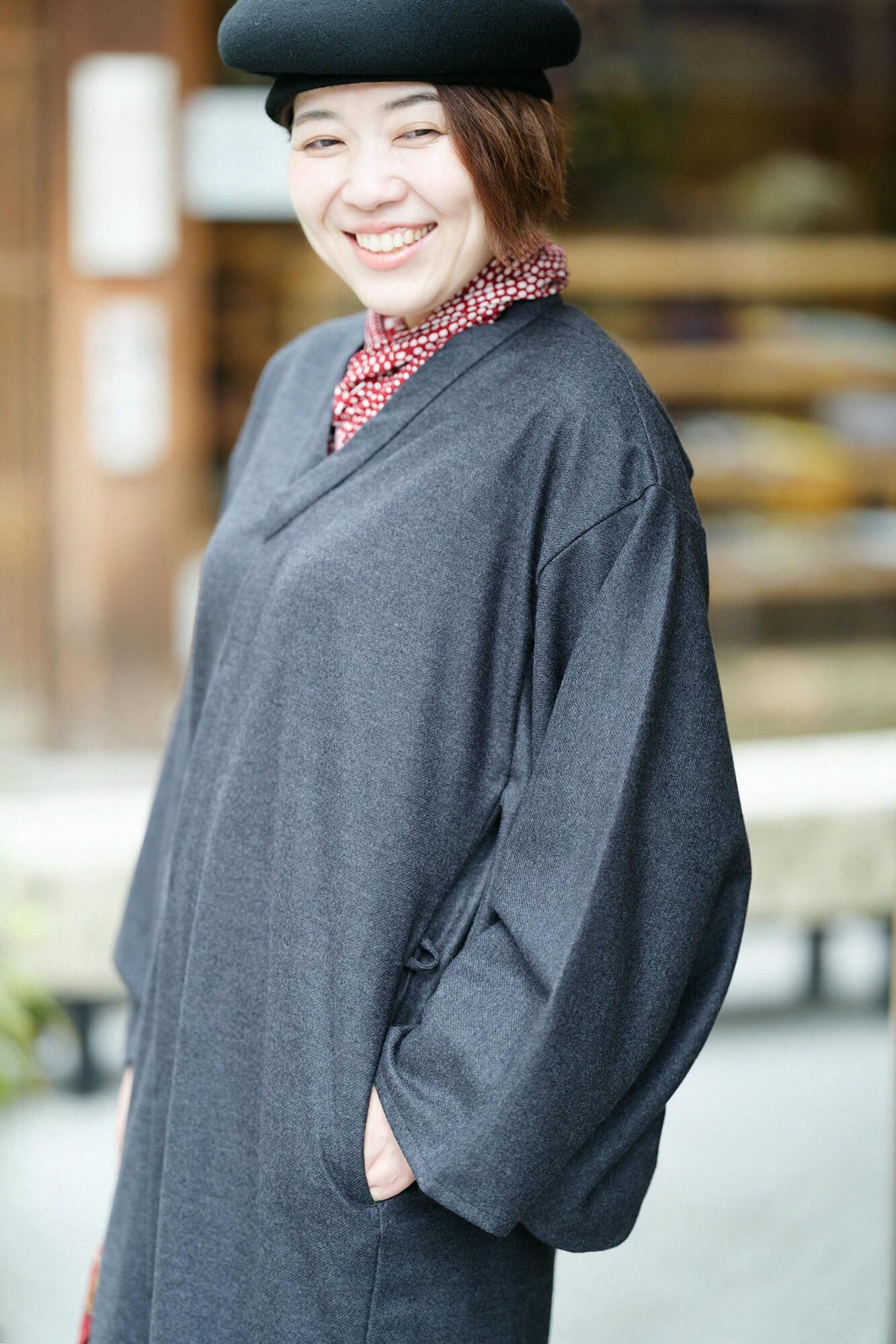 【net限定】梳毛（そもう） カージー編 薙刀かり衣（なぎなたかりごろも） 細衿（さざれえり）／濃灰（こいはい）