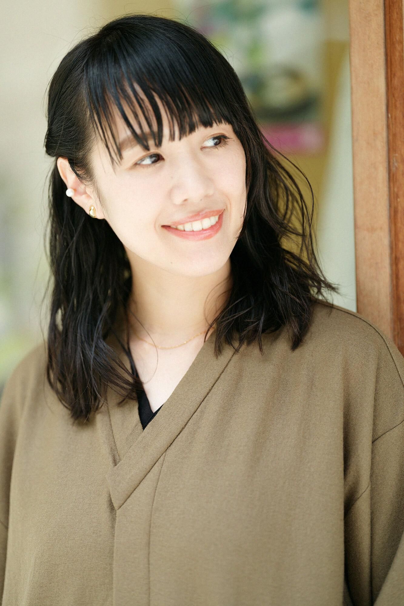 梳毛 針織圓弧袖襯衫 細領 短版／璃寛茶色