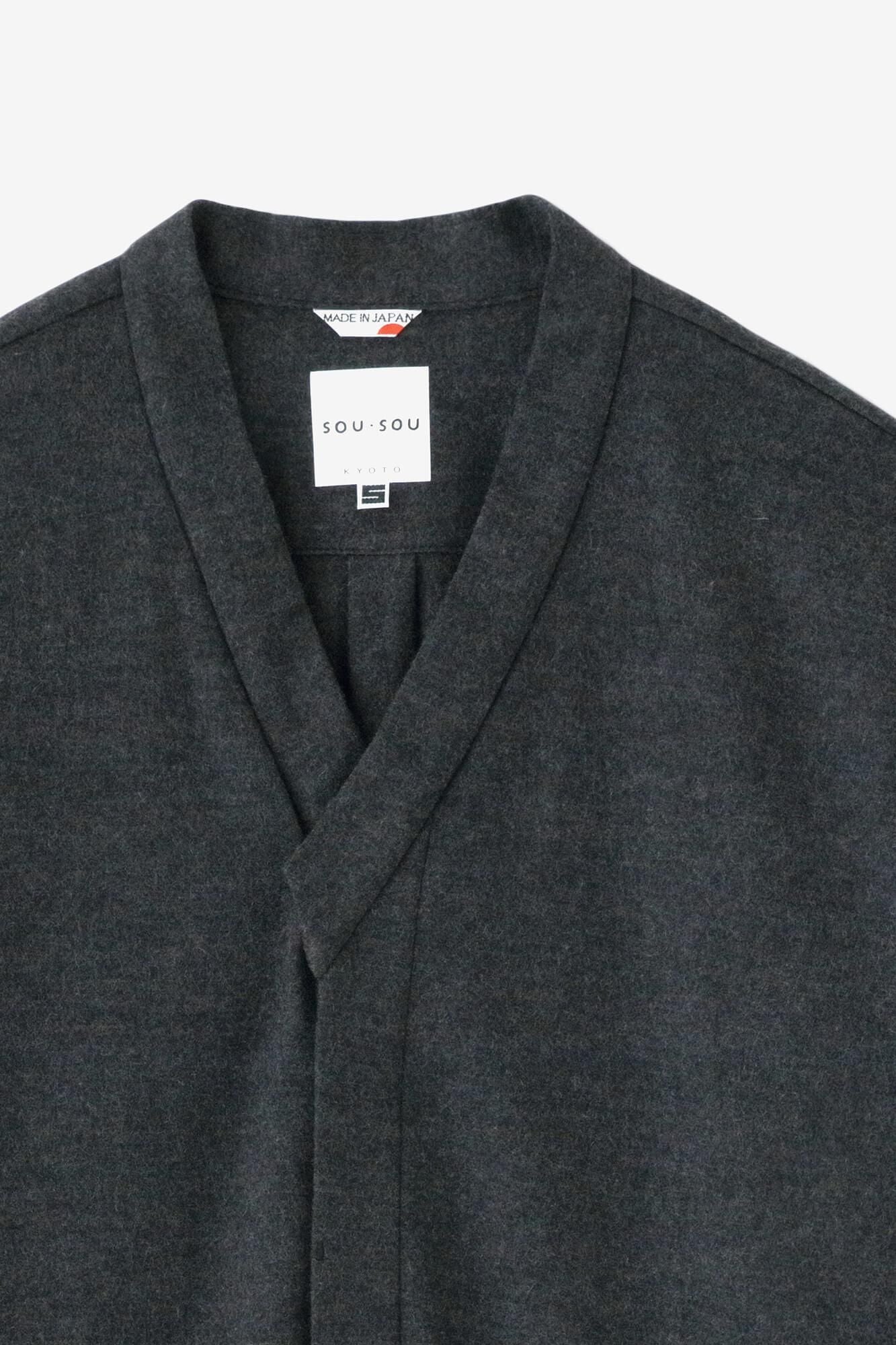 梳毛 針織圓弧袖襯衫 細領 短版／灰墨色