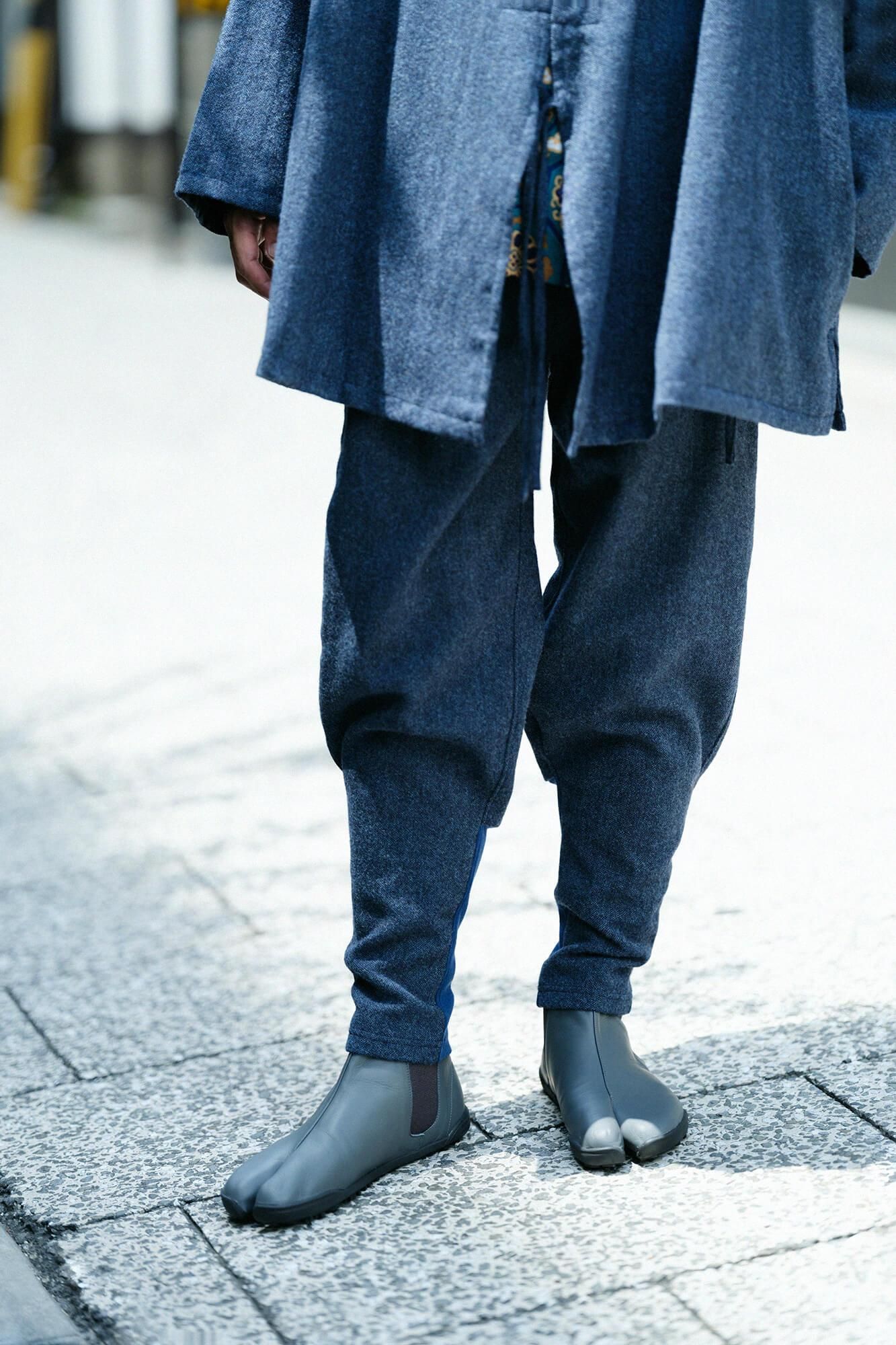 側面鬆緊帶 皮革分趾足袋鞋 平假名鞋底／深灰色