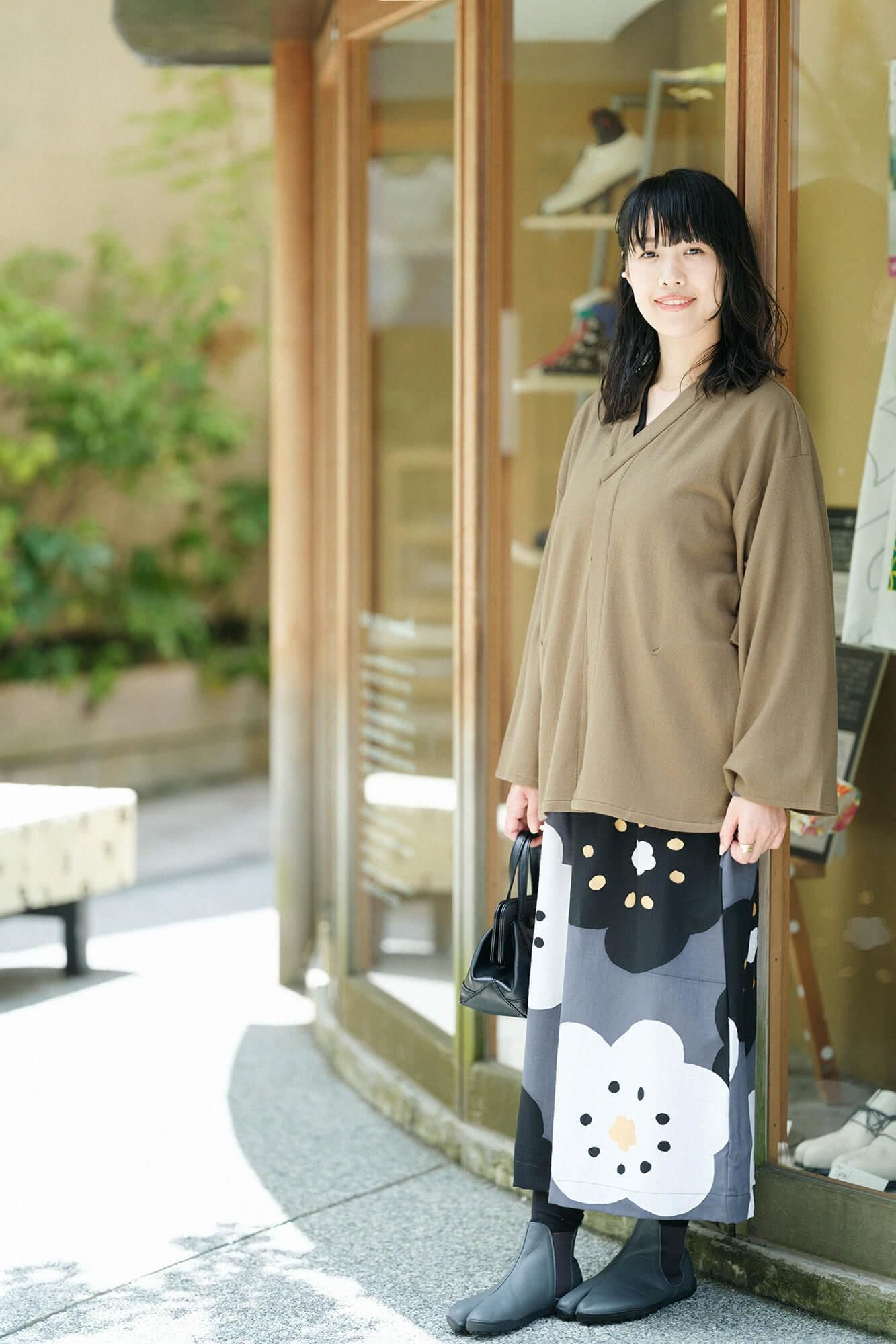 「SOU・SOU」サイドゴア仕様の革足袋／いろは底 ほぼ未使用　値引き交渉可 サイドゴア 革足袋 いろは底／濡羽色（ぬればいろ）