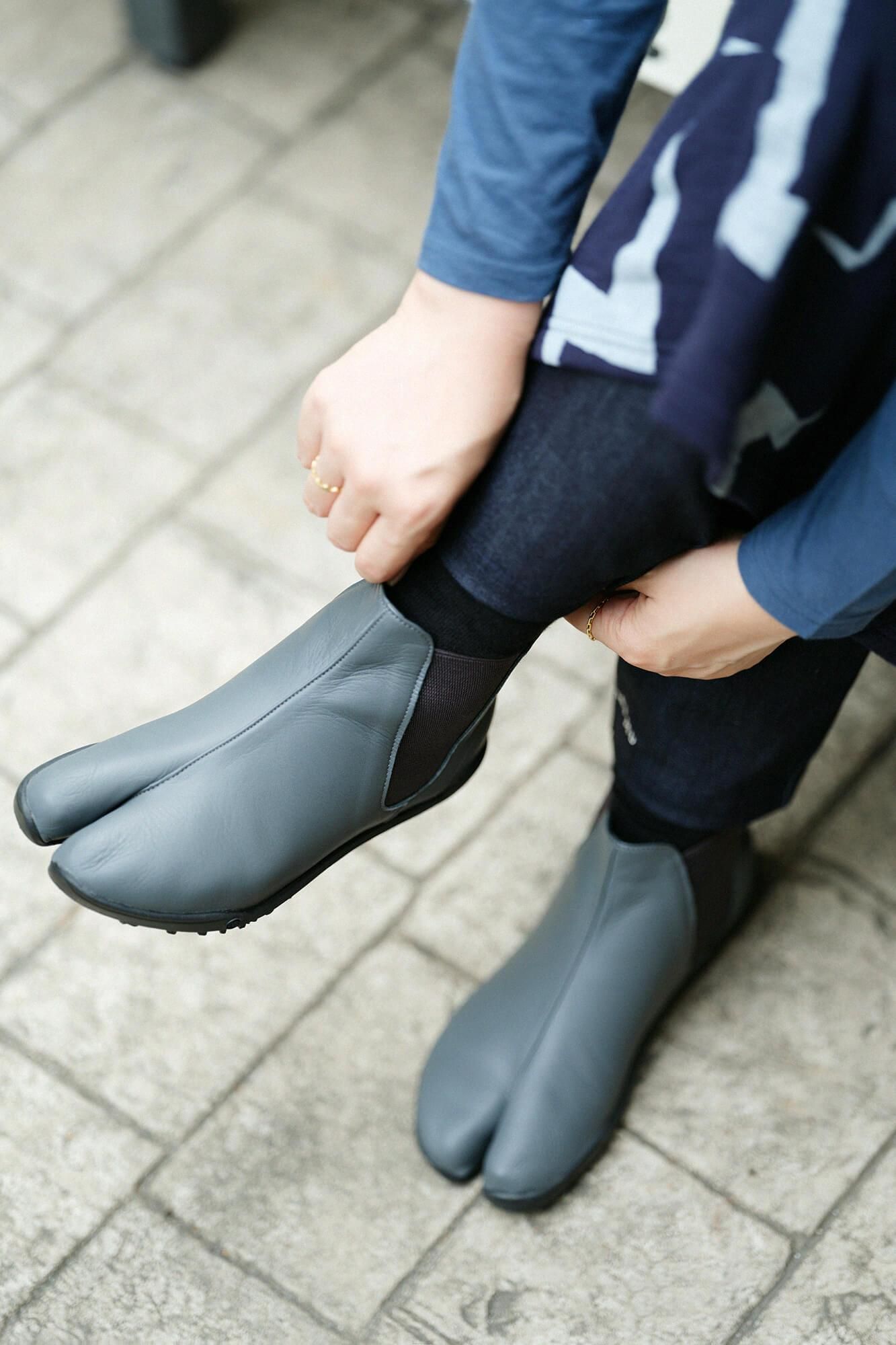 サイドゴア 革足袋 いろは底／鈍色（にびいろ）