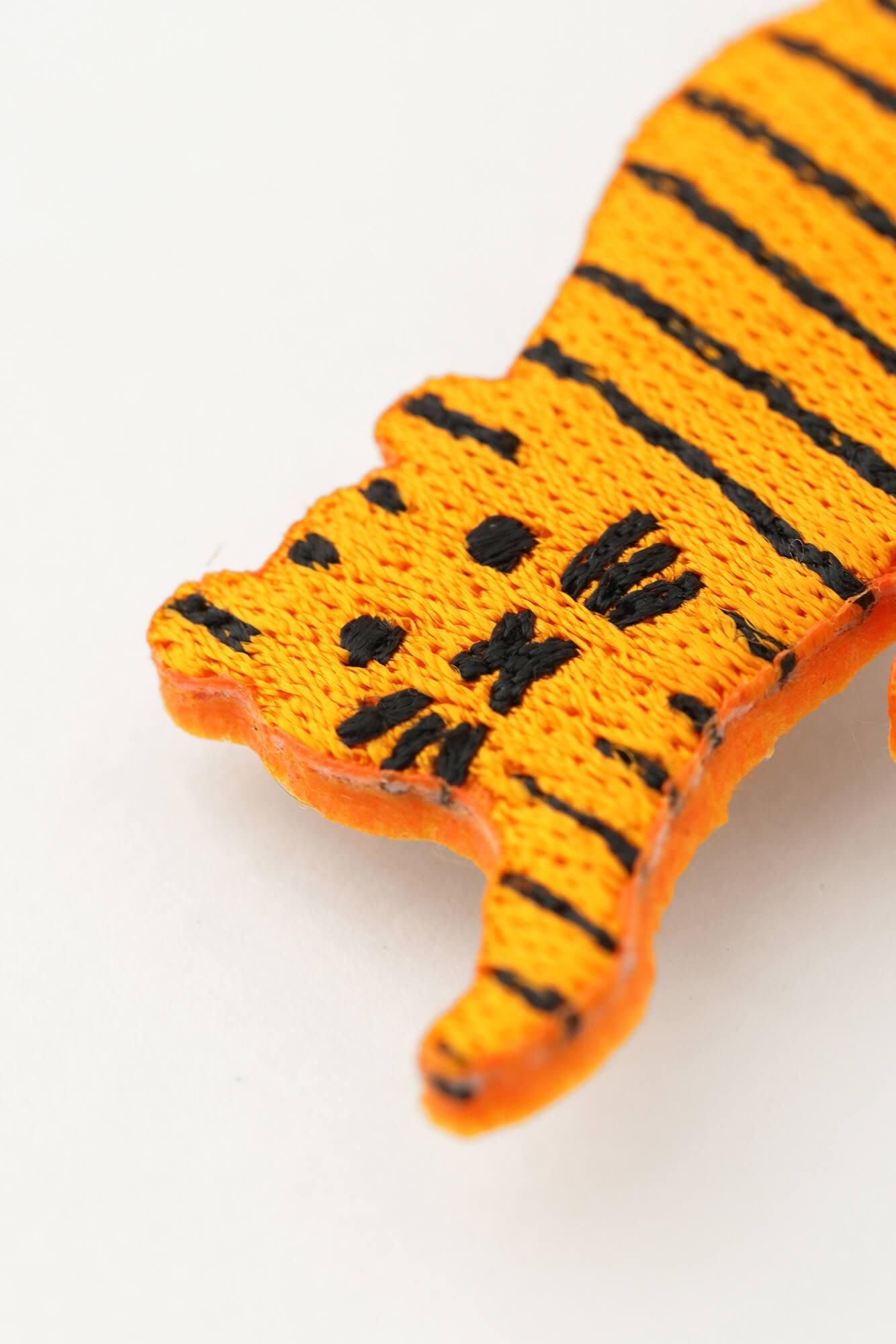 刺繍飾り（ししゅうかざり）／寅（とら）