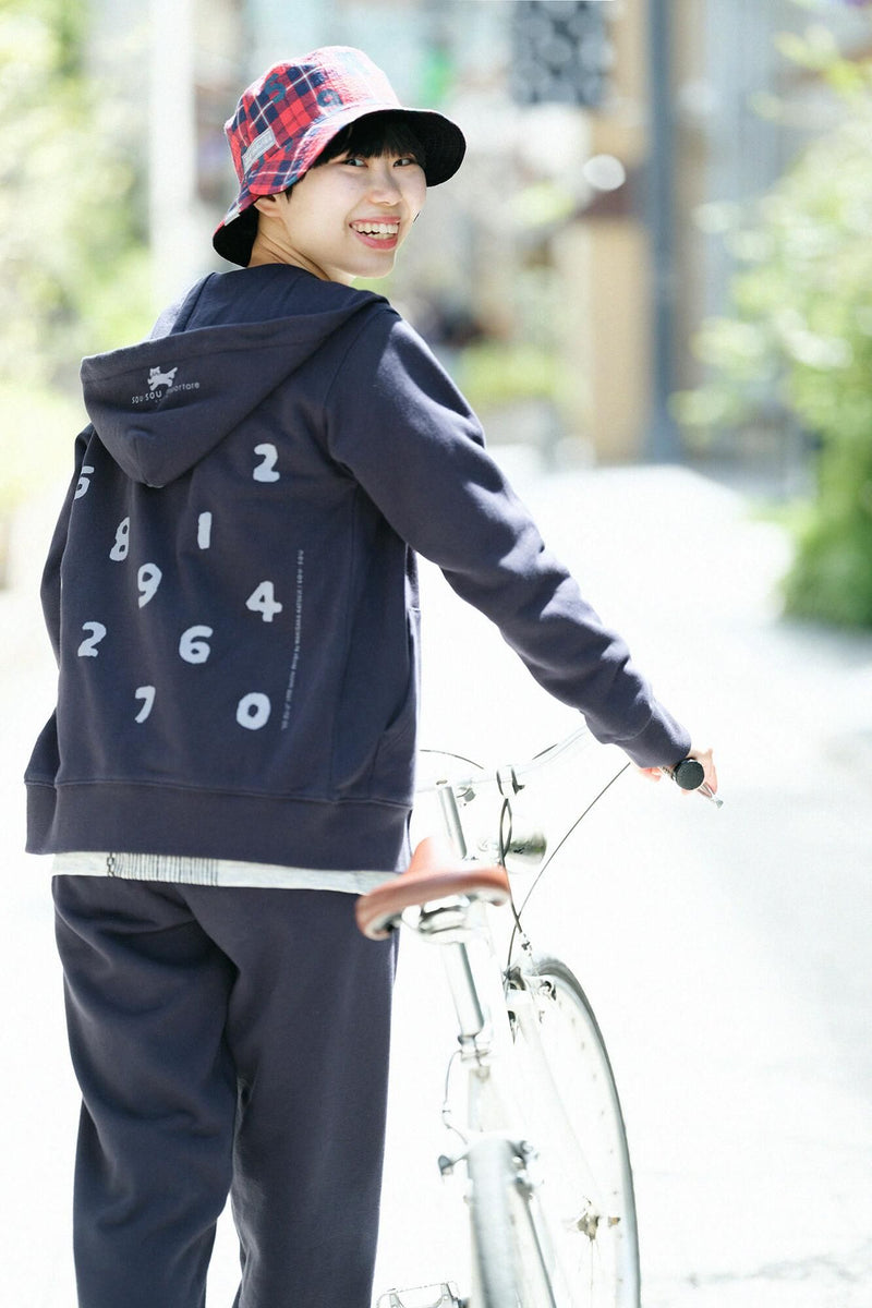 ZIP UP 运动衫连帽衫