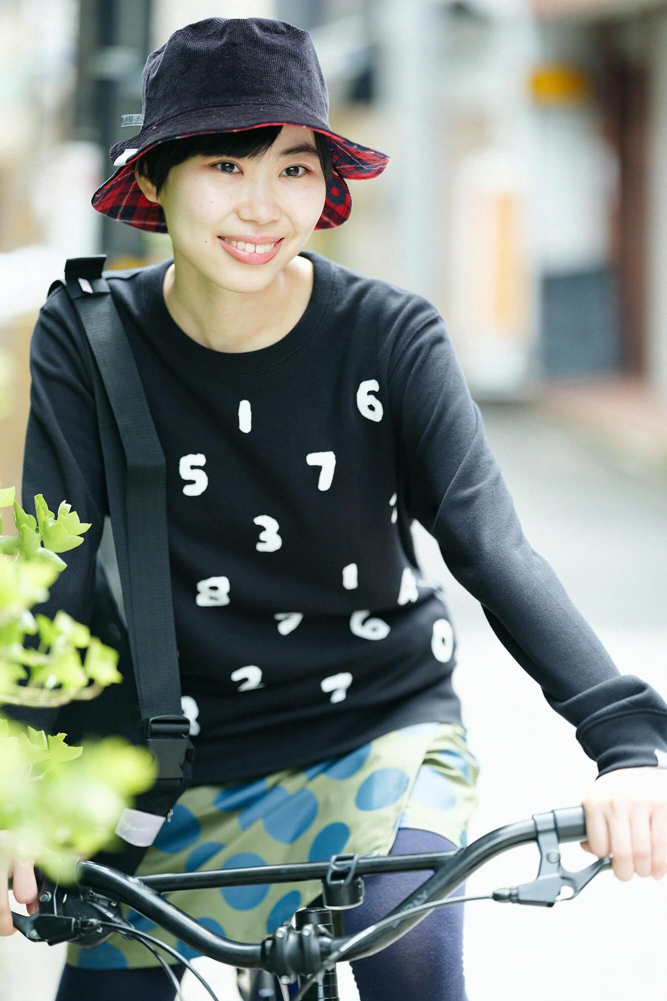 SO-SU-U 데포르타레 스웨트 셔츠 [8.4]/Black X White