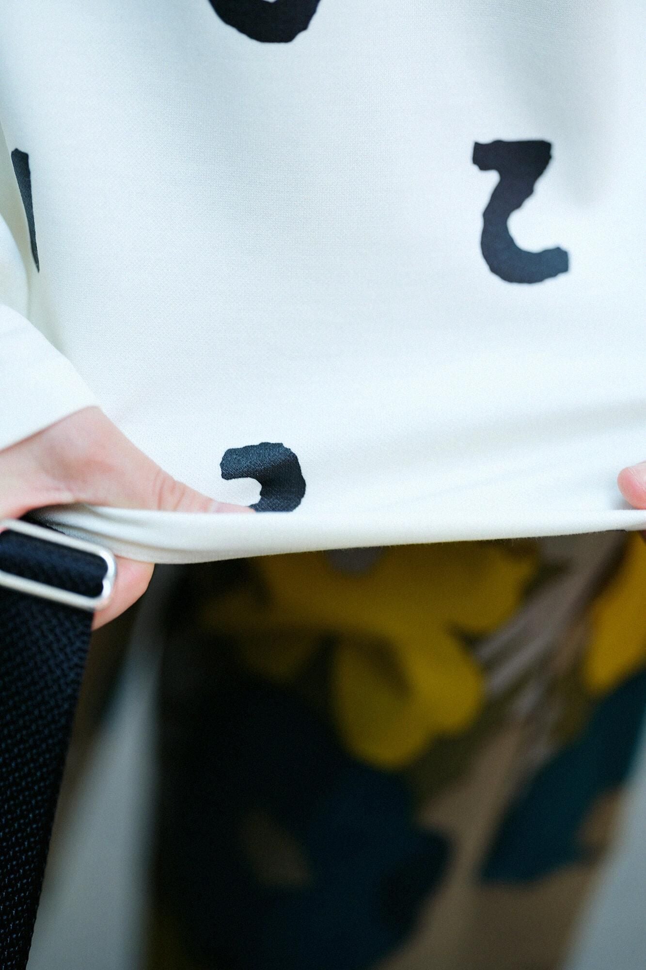 【net限定】ダンボールニット 型ぬき長袖Tシャツ／SO-SU-U上下（しょうか） 生白（きじろ）