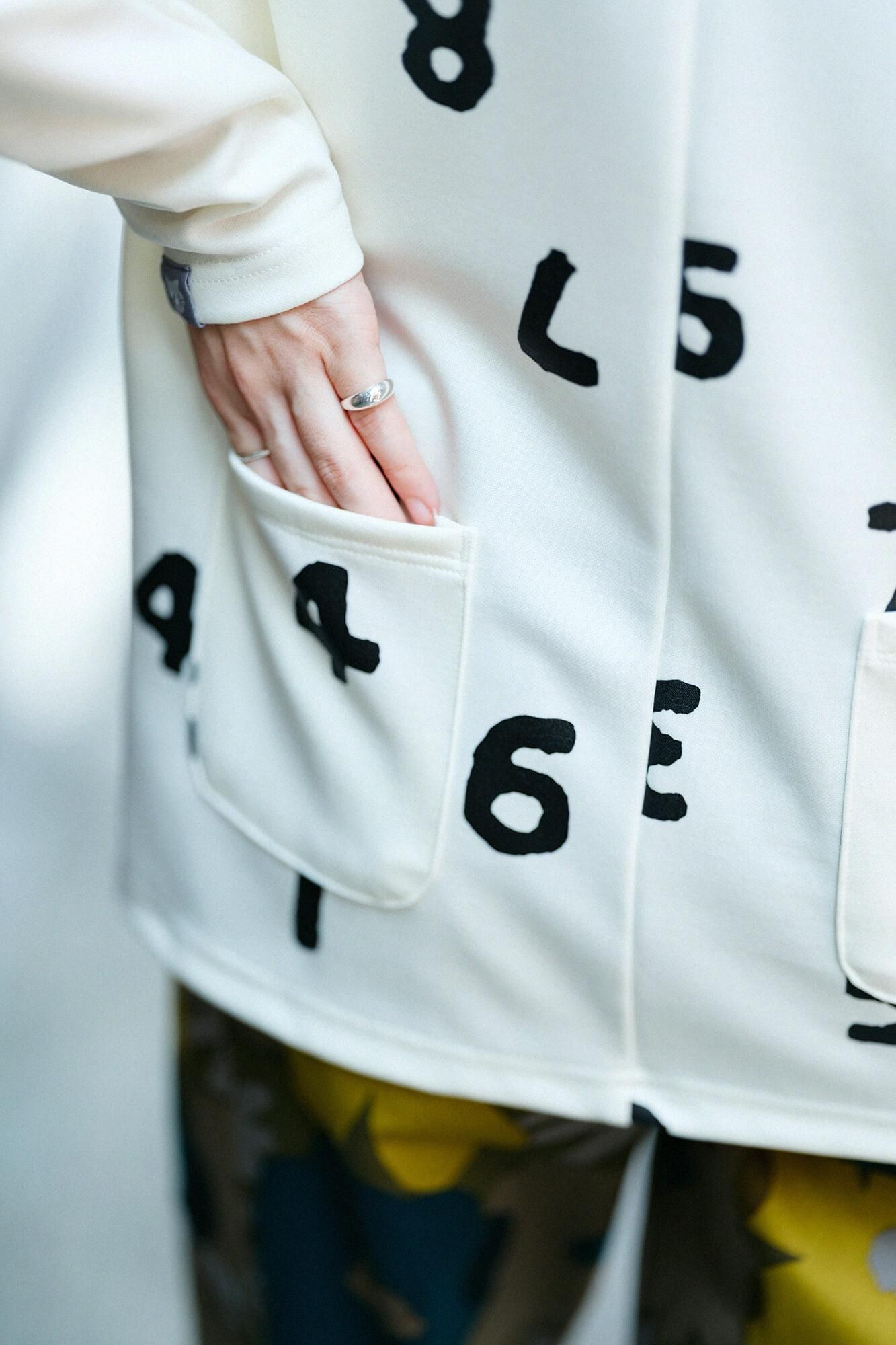 【net限定】ダンボールニット 型ぬき長袖Tシャツ／SO-SU-U上下（しょうか） 生白（きじろ）