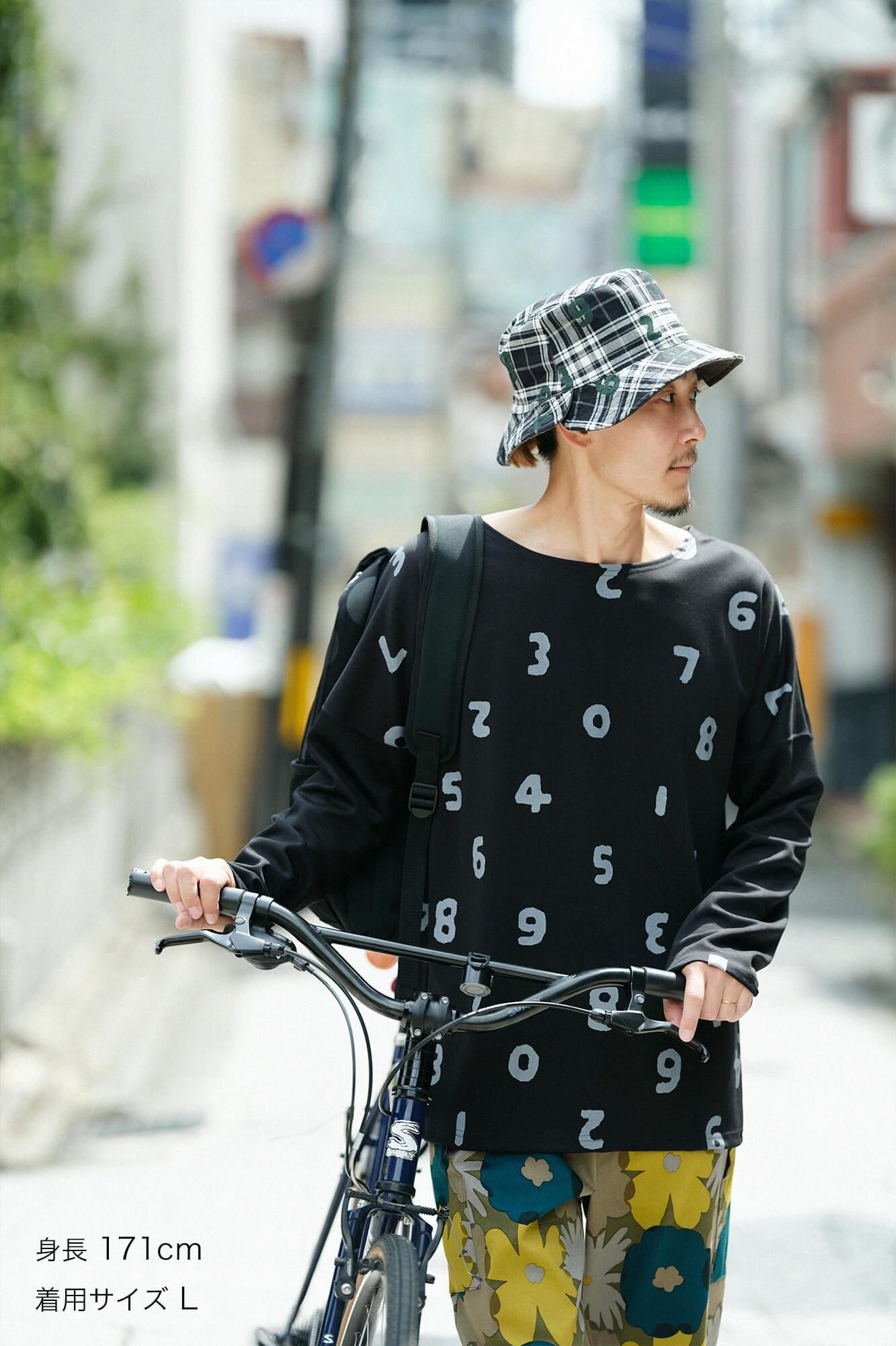 【net限定】ダンボールニット 型ぬき長袖Tシャツ／SO-SU-U上下（しょうか） 濡羽色（ぬればいろ）