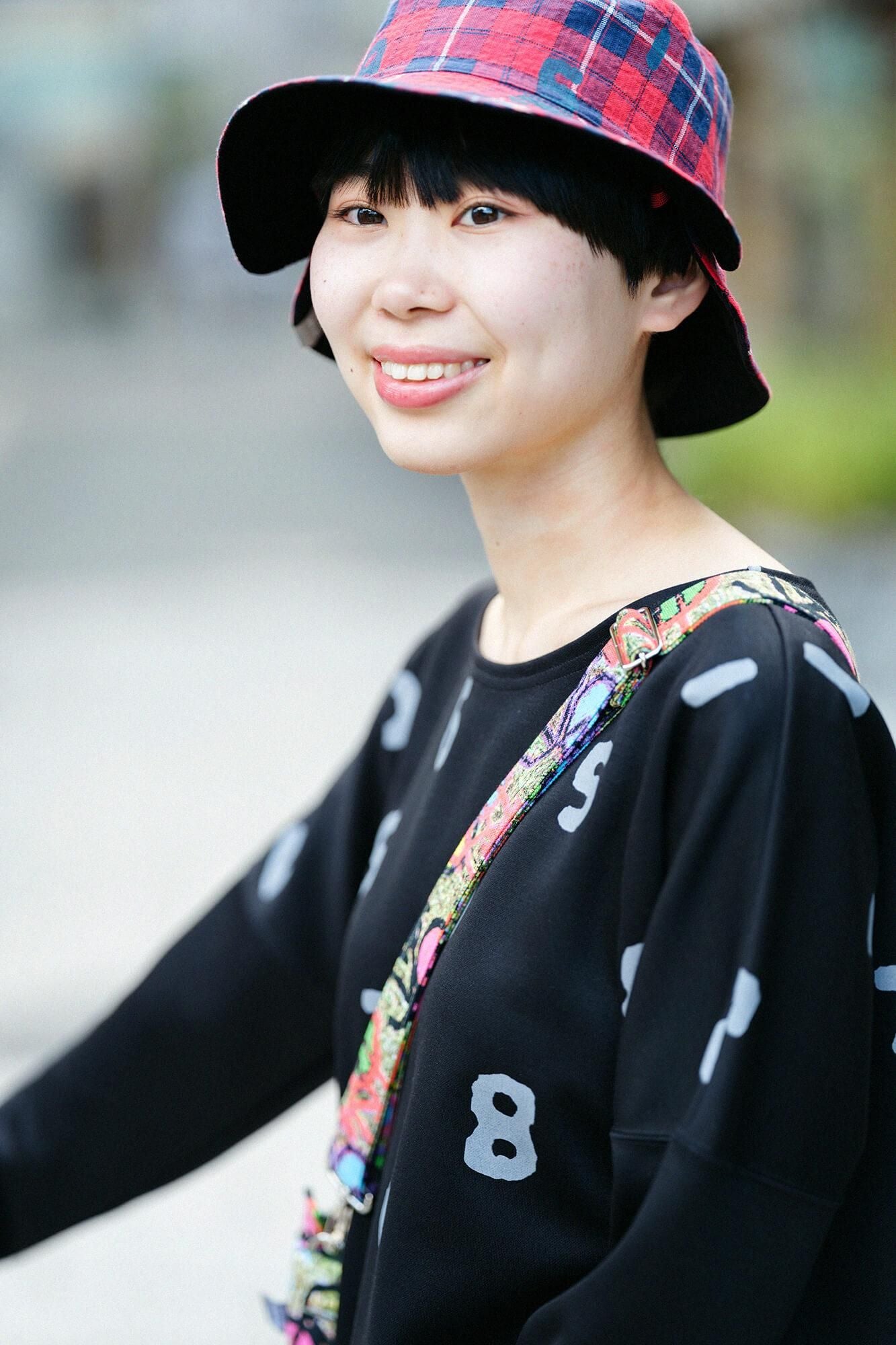 【net限定】ダンボールニット 型ぬき長袖Tシャツ／SO-SU-U上下（しょうか） 濡羽色（ぬればいろ）