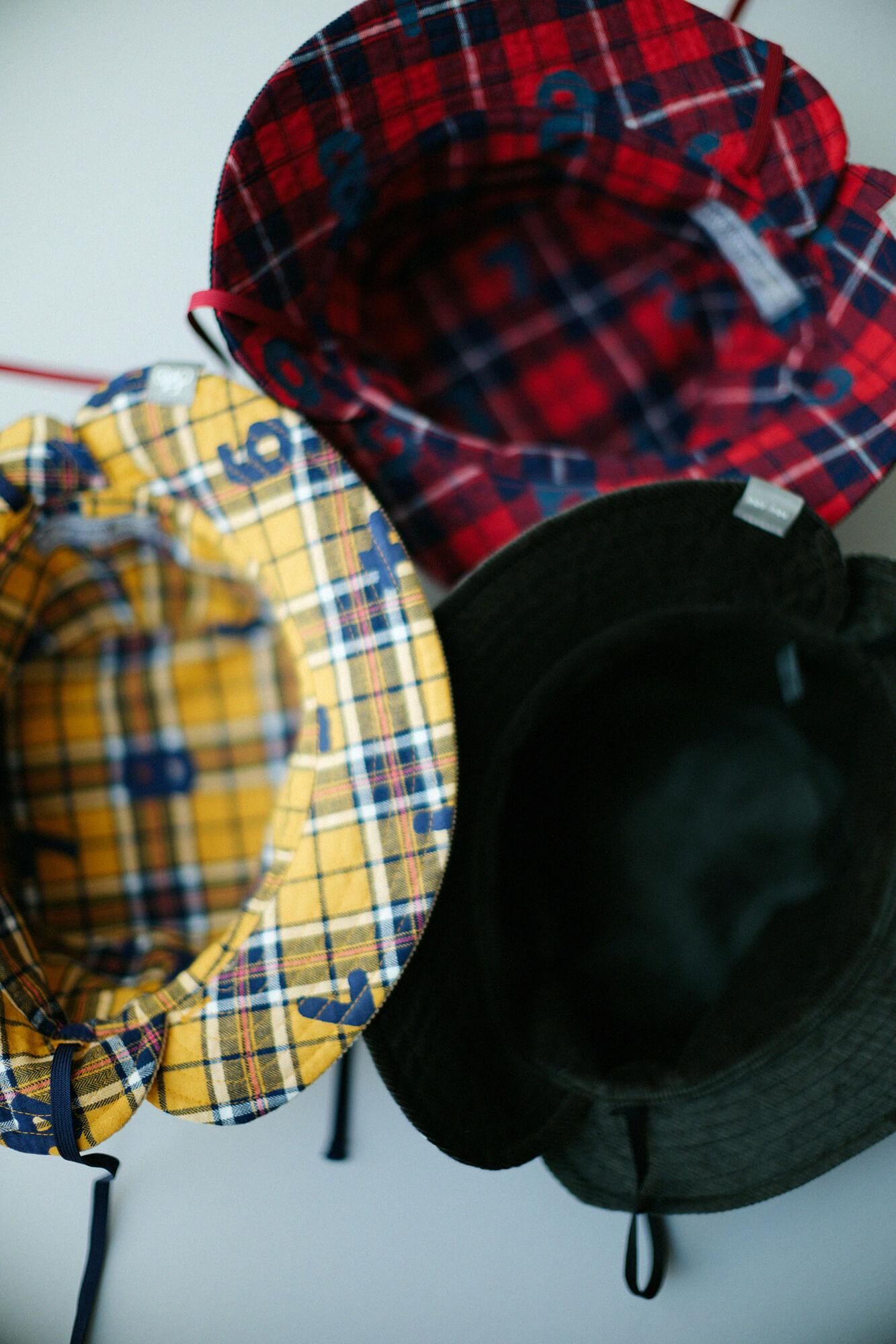 net限定】リバーシブル BIKE HAT／レッドチェック×SO-SU-U