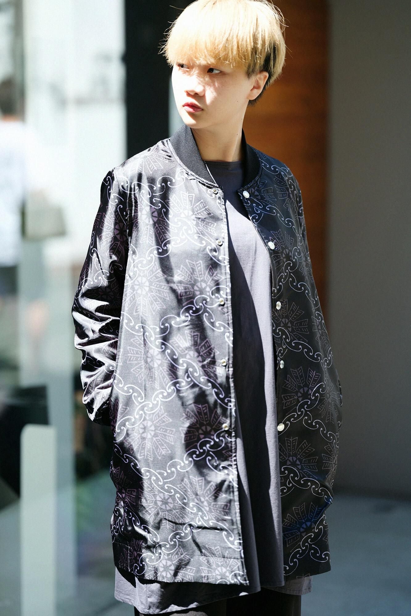 net限定】リバーシブルブルゾン／濡羽色（ぬればいろ）×環繋ぎ矢車文（かん