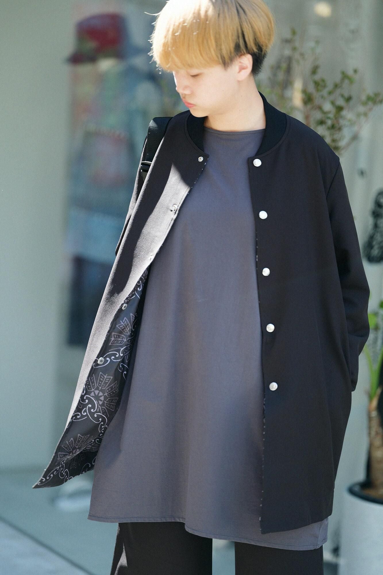 【net限定】リバーシブルブルゾン／濡羽色（ぬればいろ）×環繋ぎ矢車文（かんつなぎやぐるまもん） 写し（うつし）