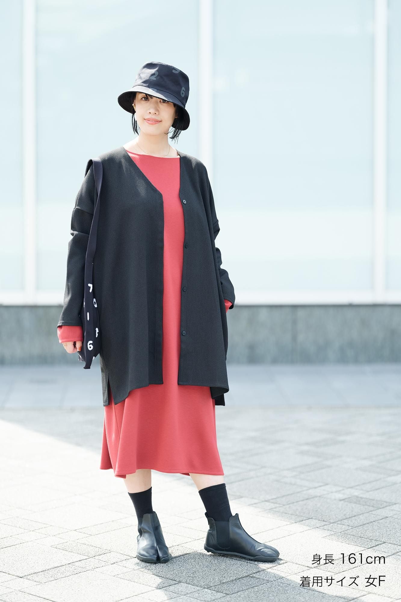 多樣織V領 輕型外套/黑色