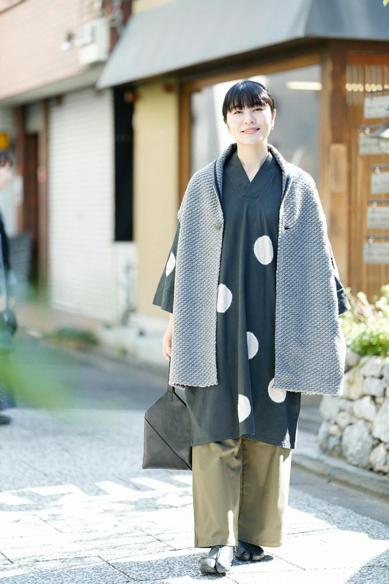 田端紮染 細內抓毛 長風靡 抜衣紋／大圓點 墨色×白茶