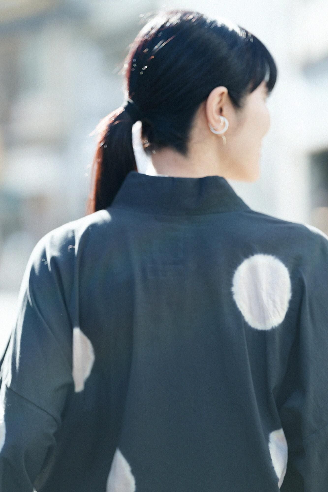 田端紮染 細內抓毛 長風靡 抜衣紋／大圓點 墨色×白茶