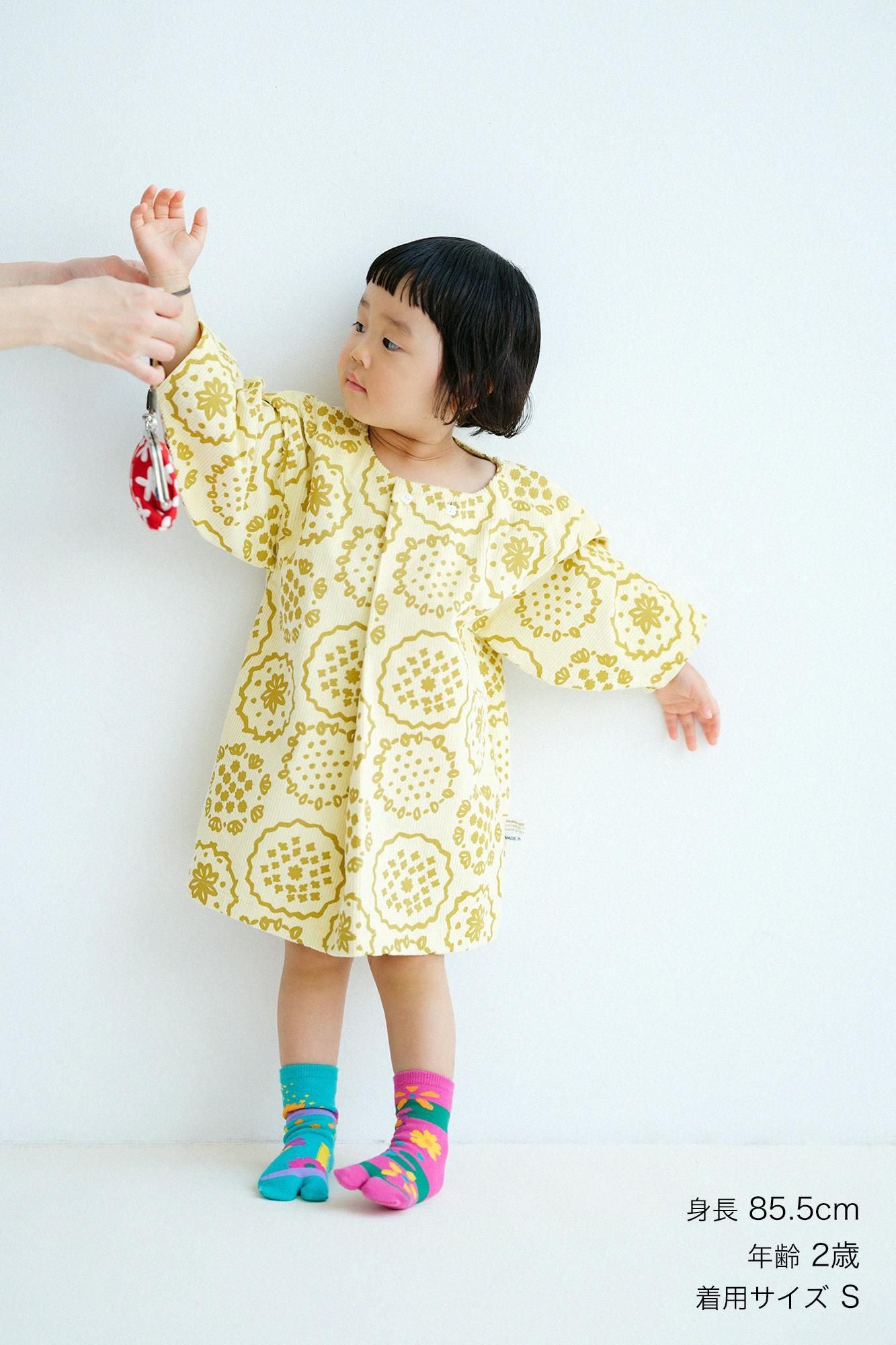 ●燈芯絨 圓弧袖貫頭衣／花刺繡 淺黃色