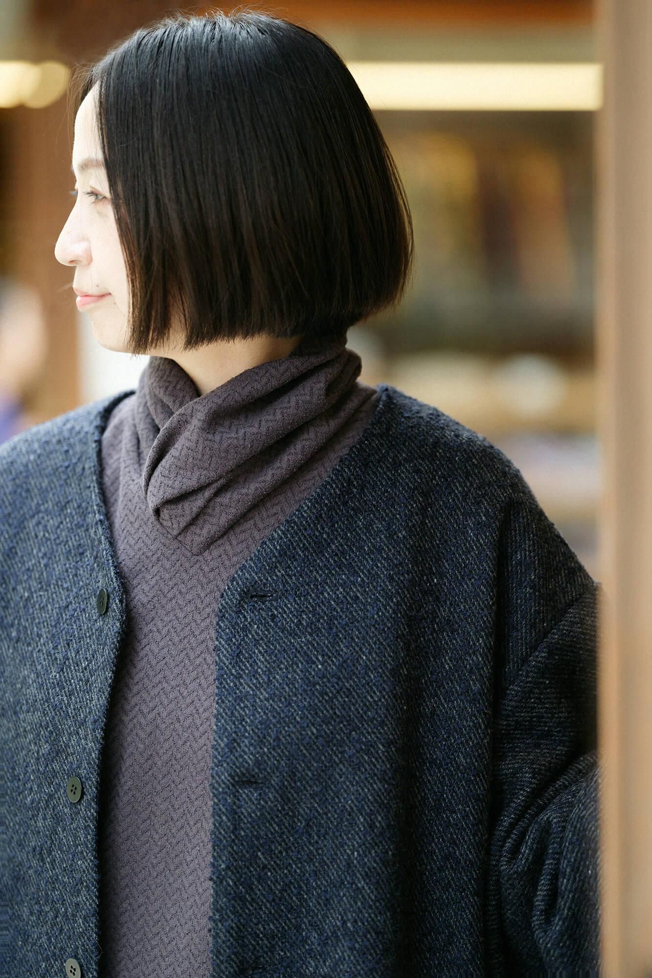 【官網限定】人字形斜紋織高領上衣／濃灰