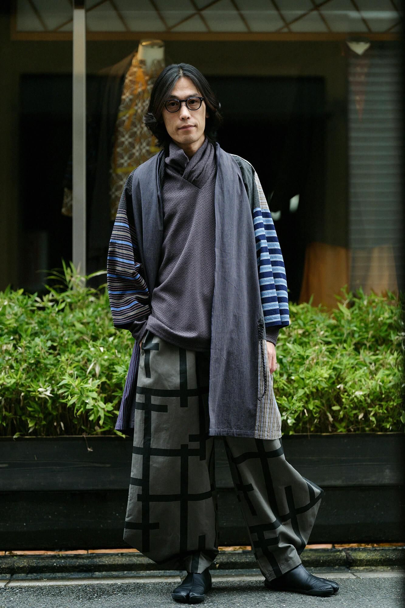 【官網限定】人字形斜紋織高領上衣／濃灰