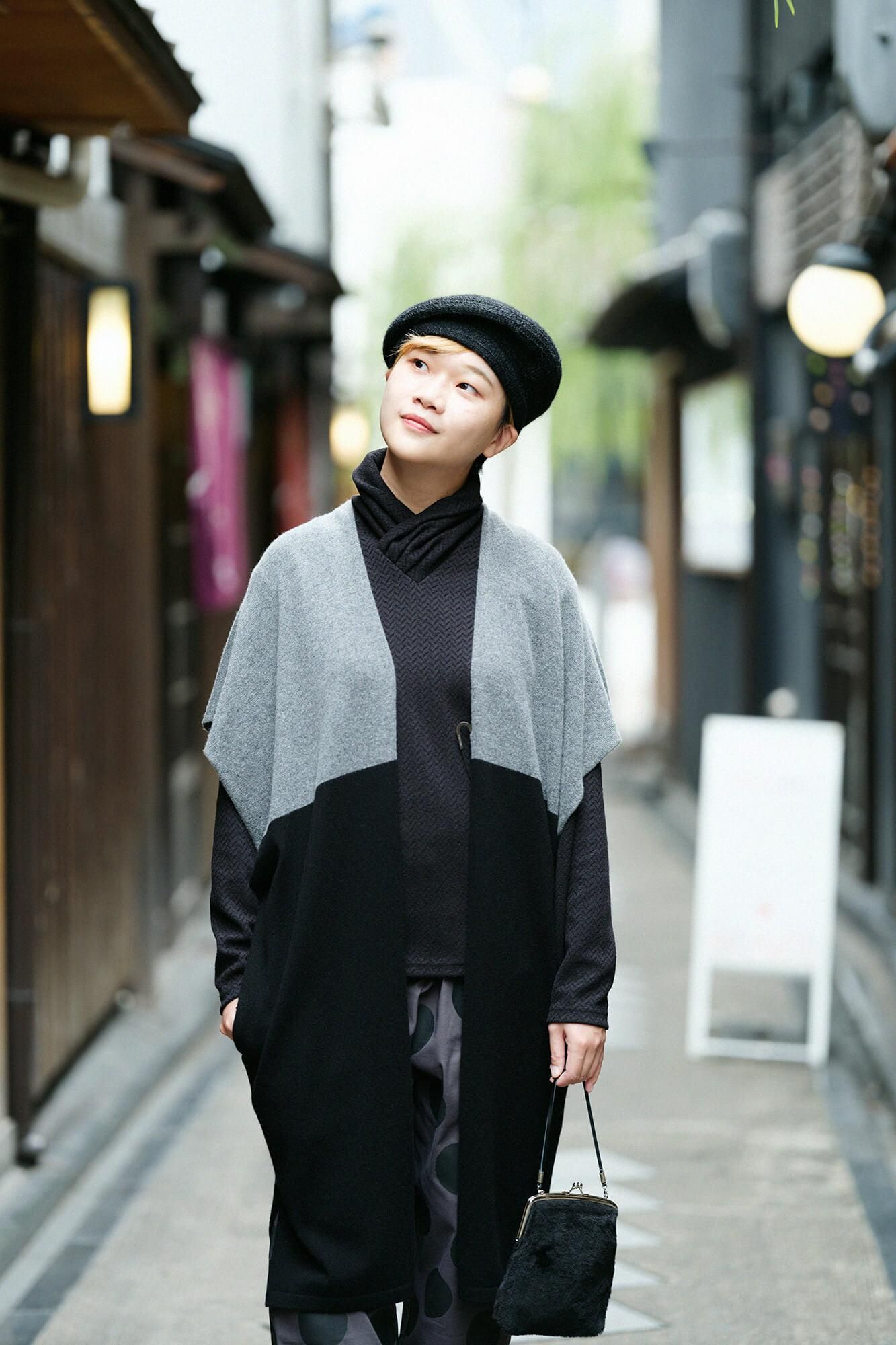 【官網限定】人字形斜紋織高領上衣／黑色