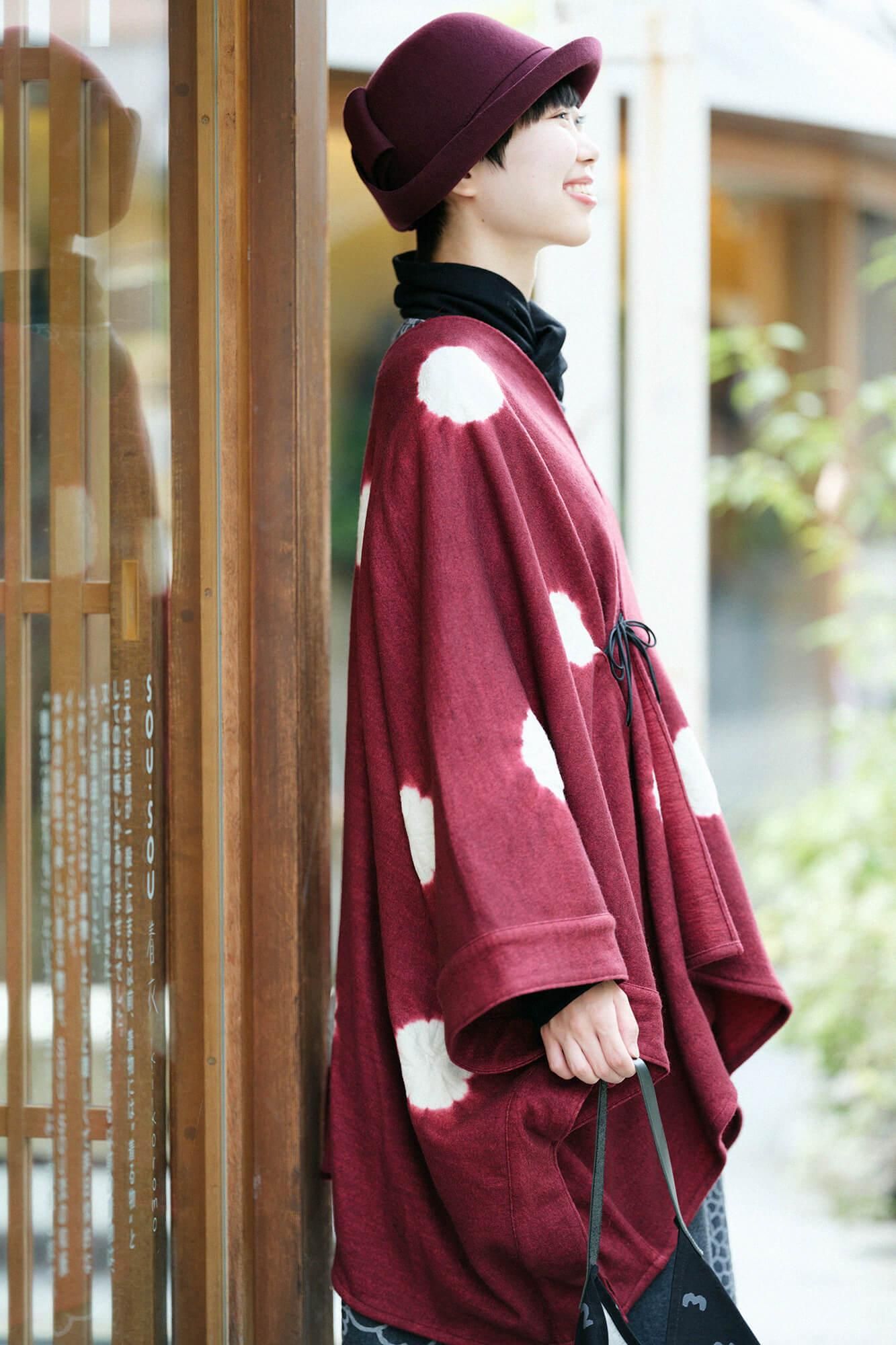 【net限定】近清絞り 梳毛（そもう） 強圧縮天竺（きょうあっしゅくてんじく） きさらぎ／水玉大（みずたまだい） 臙脂色（えんじいろ）×鳥の子色（とりのこいろ）