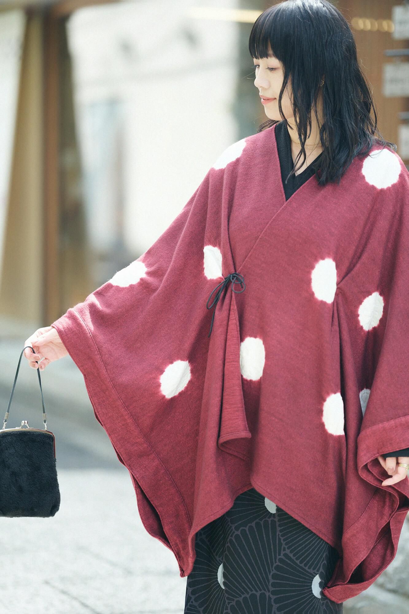 【net限定】近清絞り 梳毛（そもう） 強圧縮天竺（きょうあっしゅくてんじく） きさらぎ／水玉大（みずたまだい） 臙脂色（えんじいろ）×鳥の子色（とりのこいろ）