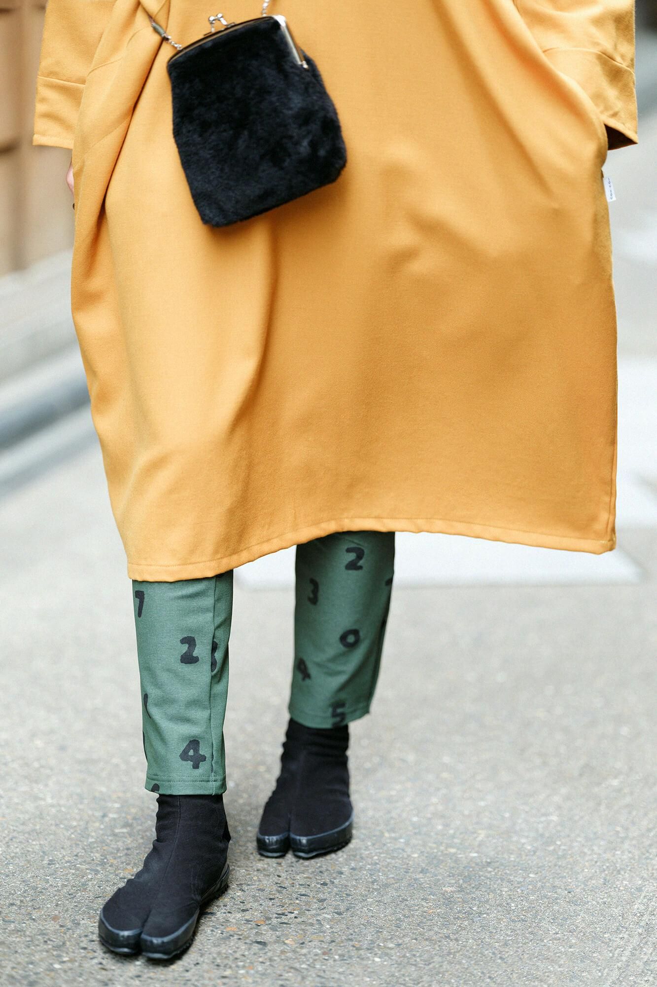 【net限定】細起毛（さざれきもう） 綾編（あやあみ） 細形（ほそなり）えんゆう穿き／SO-SU-U 青柳鼠（あおやなぎねず）