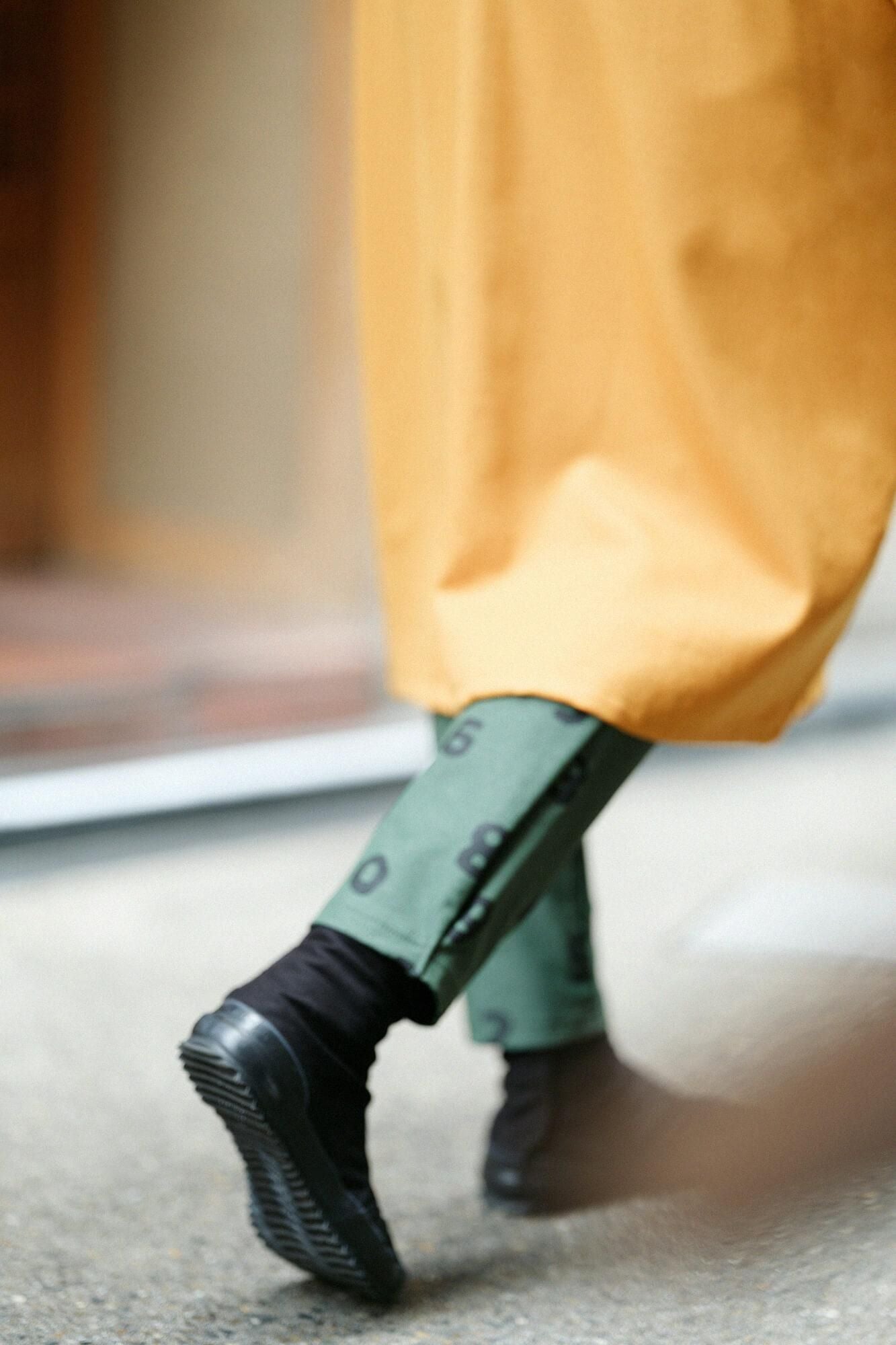 【net限定】細起毛（さざれきもう） 綾編（あやあみ） 細形（ほそなり）えんゆう穿き／SO-SU-U 青柳鼠（あおやなぎねず）