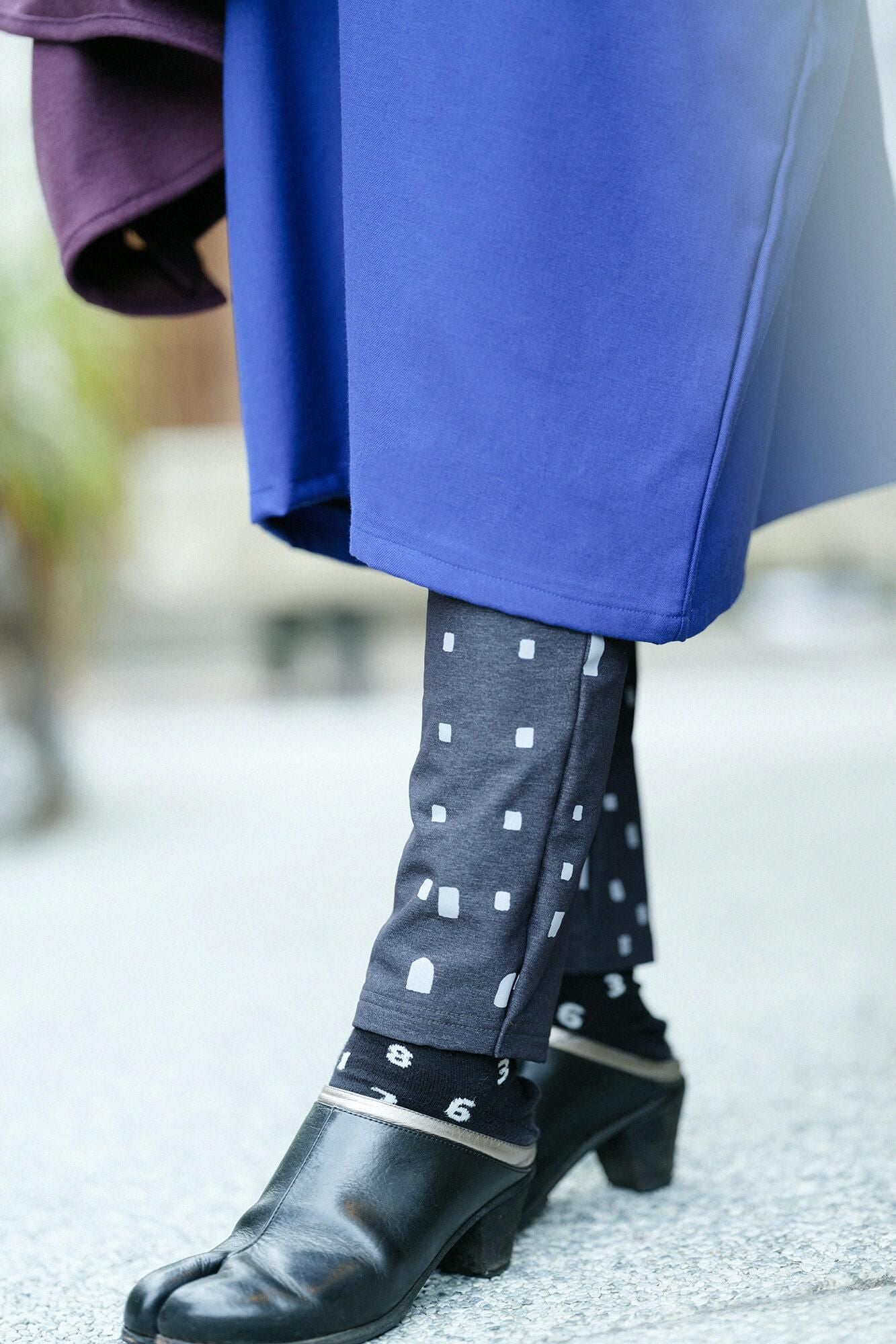 【net Limited】Fine Brushed Hair Twill Weave Slim-type Leggings Pants / Window Dark Grey